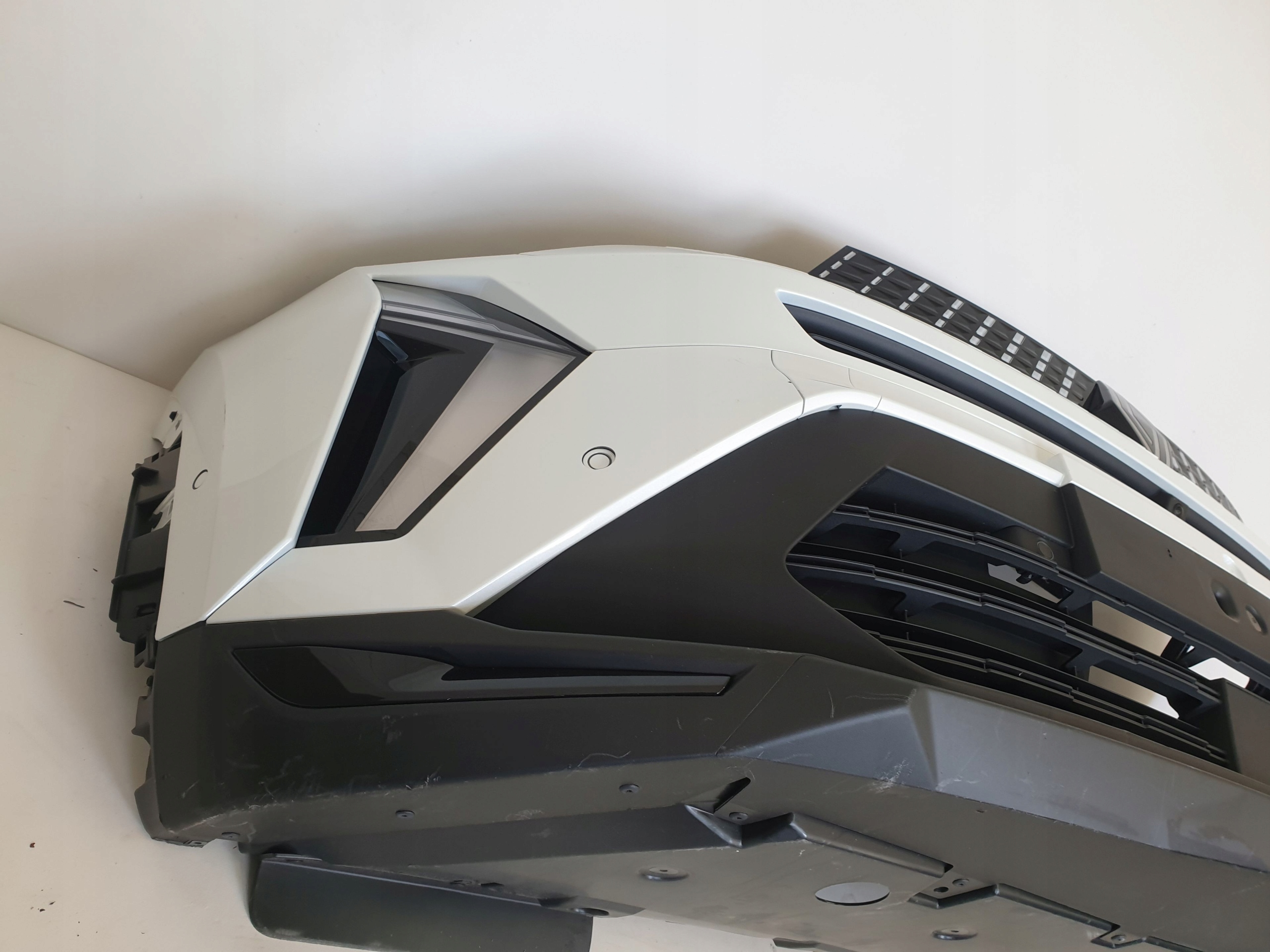 RENAULT CAPTUR II LIFT 24-> bumper front PDC LED RADAR cover KAMERA