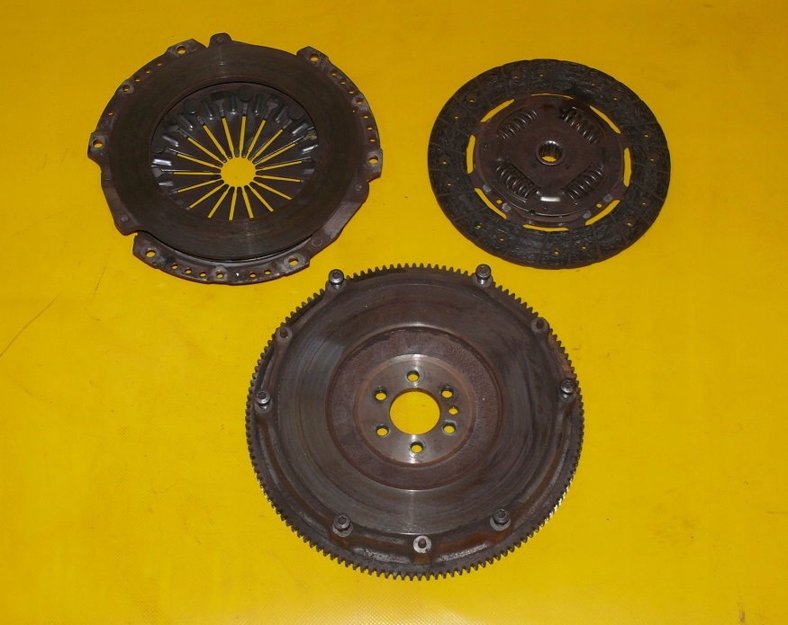 T7 - ЗЧЕПЛЕННЯ ДИСК ПРИТИСКНА ПЕЖО 308 І 1.6 16V 120KM