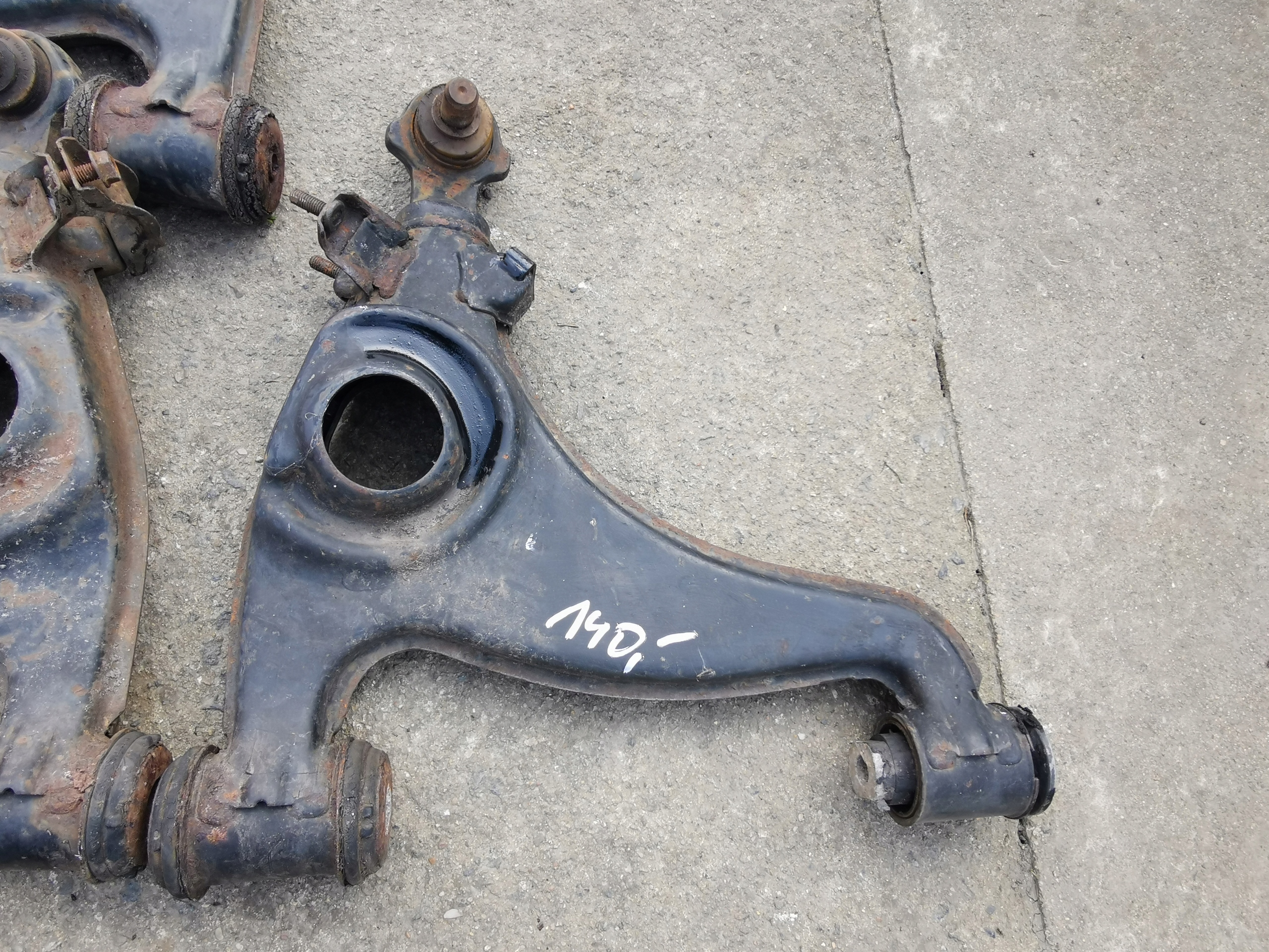 arm front right left lower Mercedes 124 W124