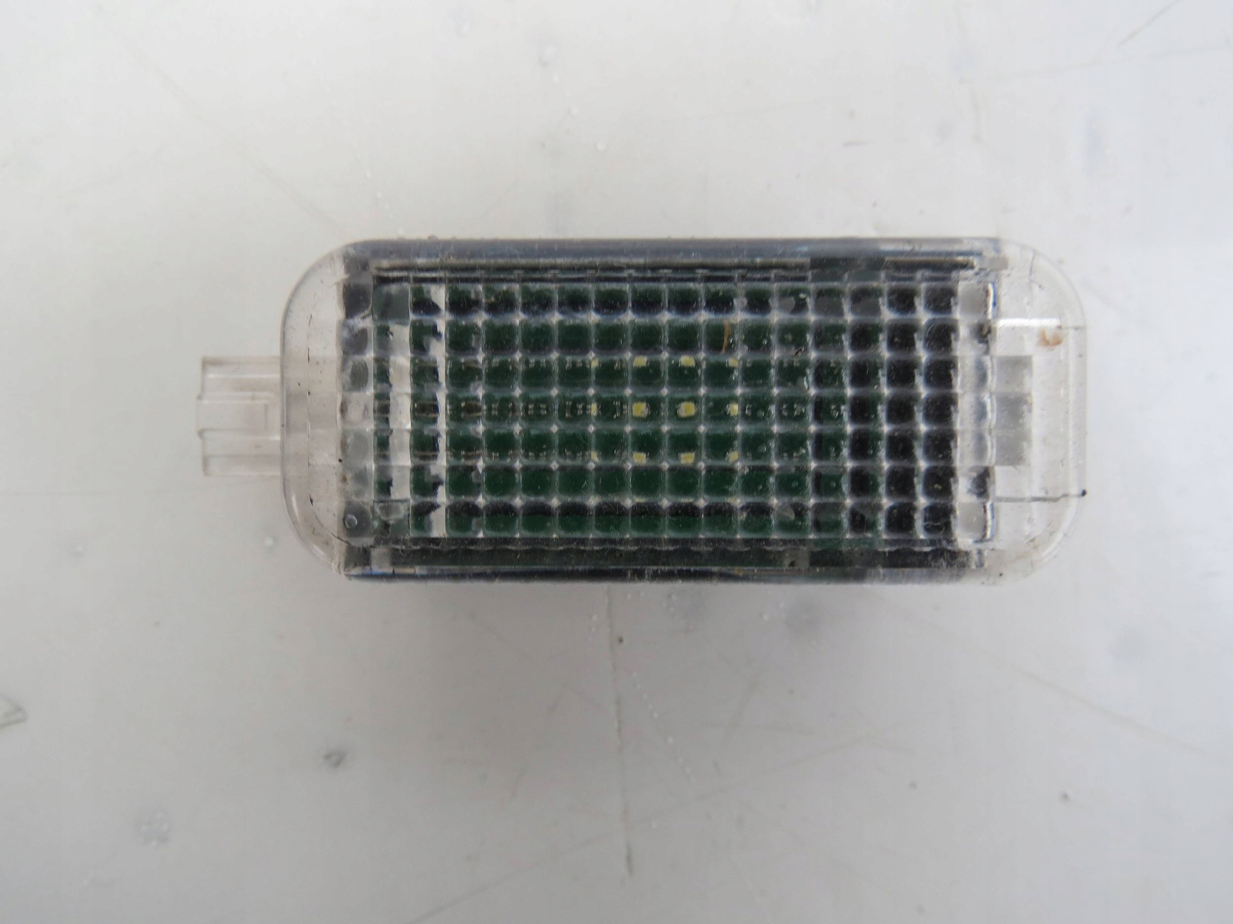 Feux phare OSWIETLENIE Interne AUDI Q7 3.6 4E0947415