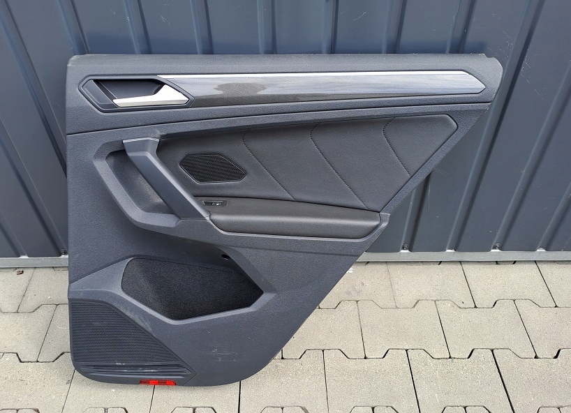 VW TIGUAN II 5NA TAPICERKA DRZWI PRAWY TYŁ LED