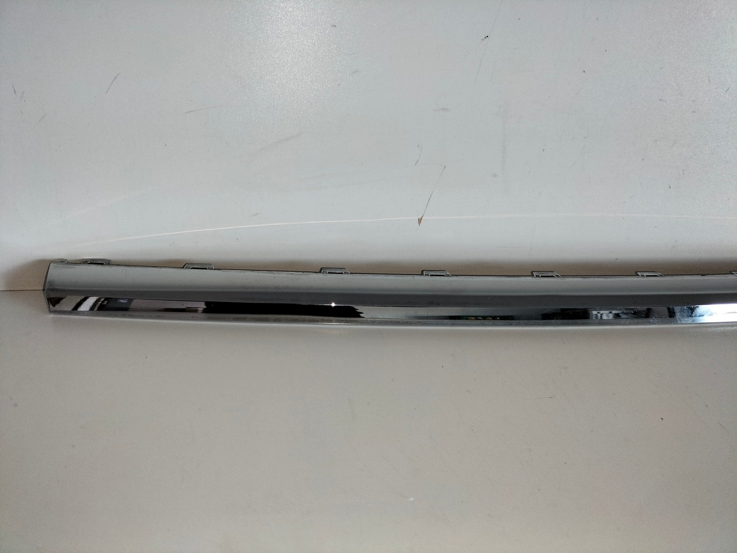 moulding cap chrom of a bumper front central VW T-ROC 17