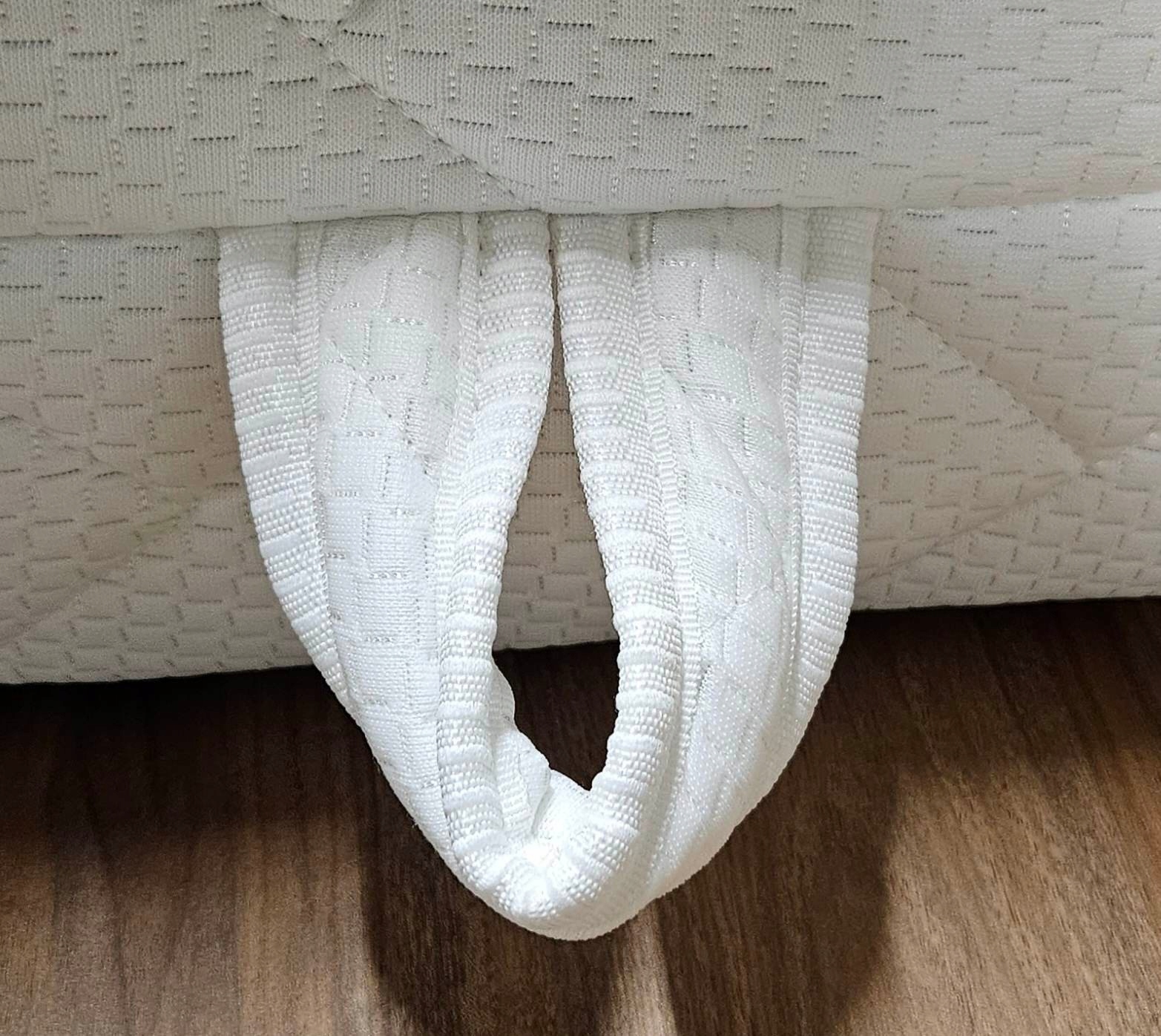 

Uchwyty na pokrowcu Mocne Bonus do materaca Emlar