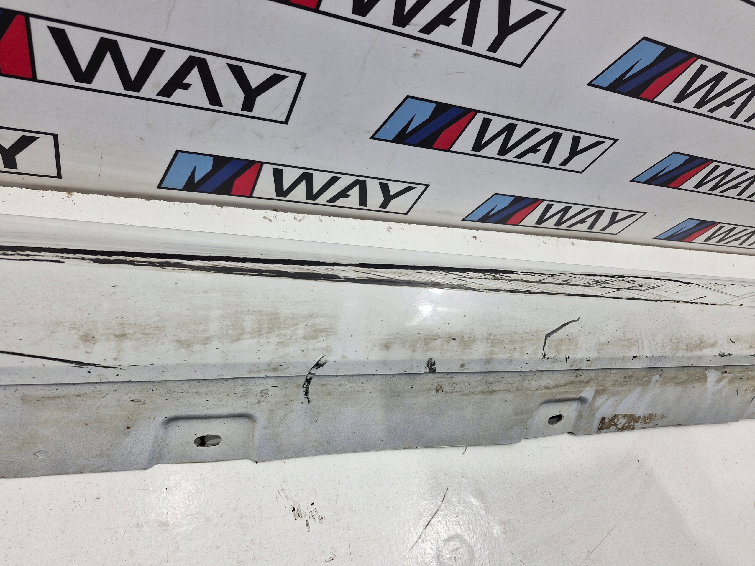 BMW 6 F06 cap moulding threshold left MPAKIET A300 ALPINWEISS