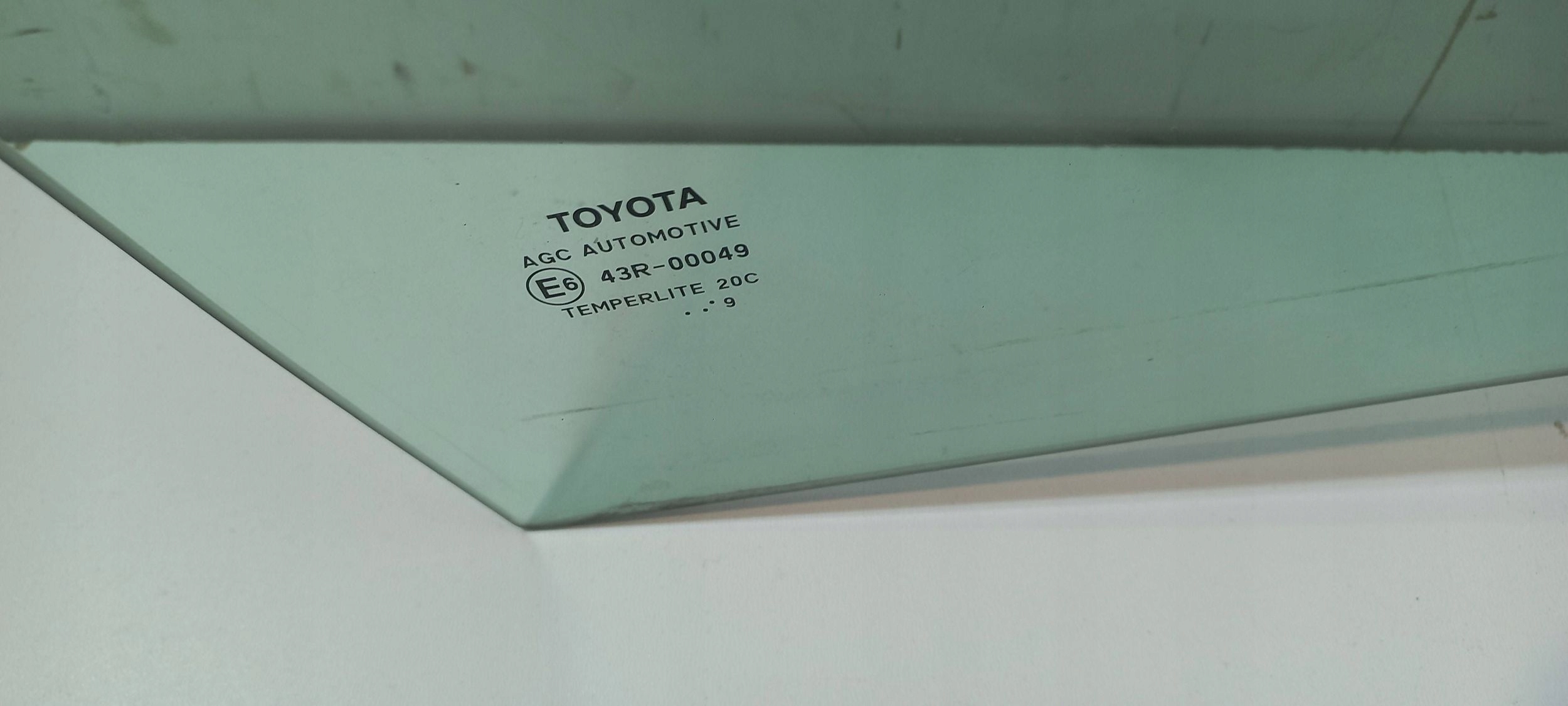 Toyota Corolla E210 E21 2019 window door front right (ST61)