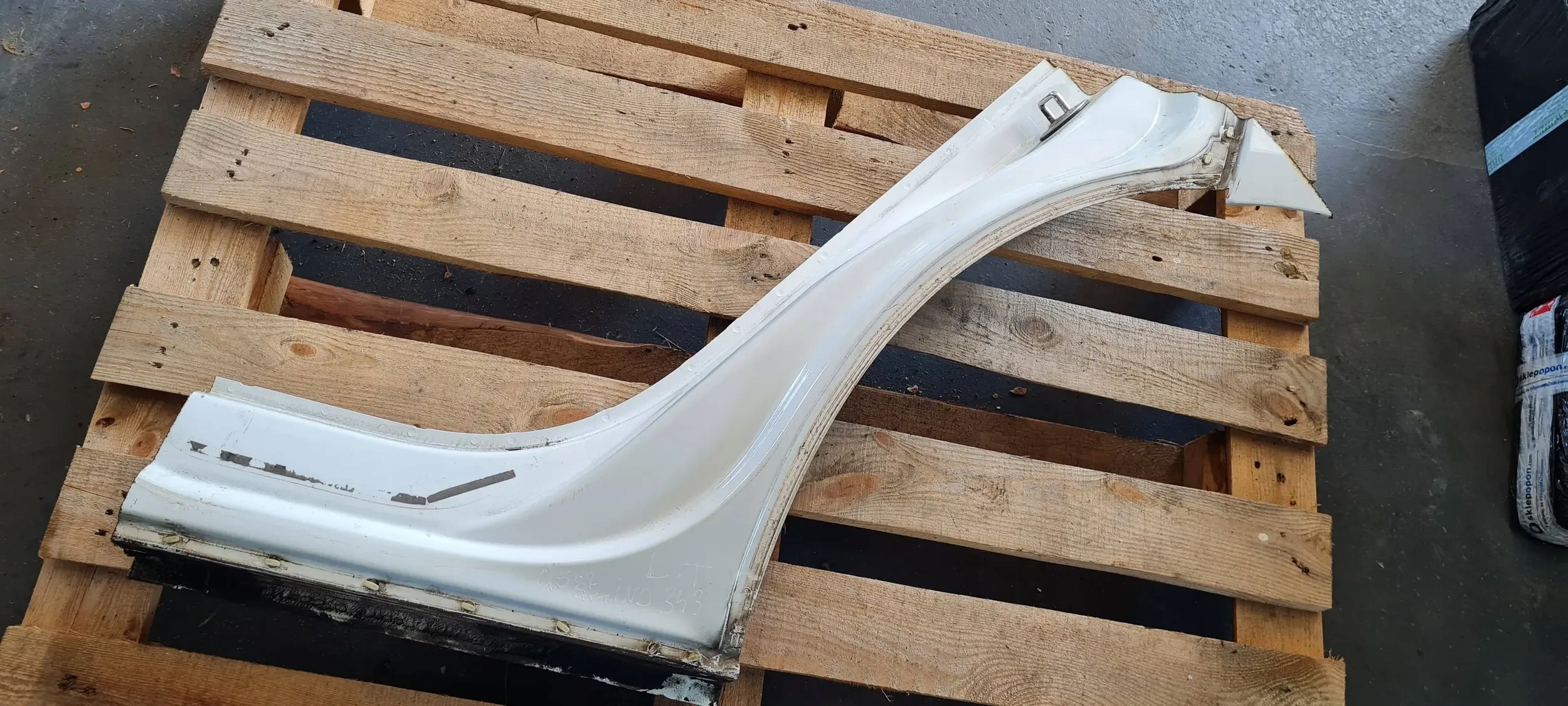 SQ5 8R Q5 quarter corner threshold left left rear part LY9C