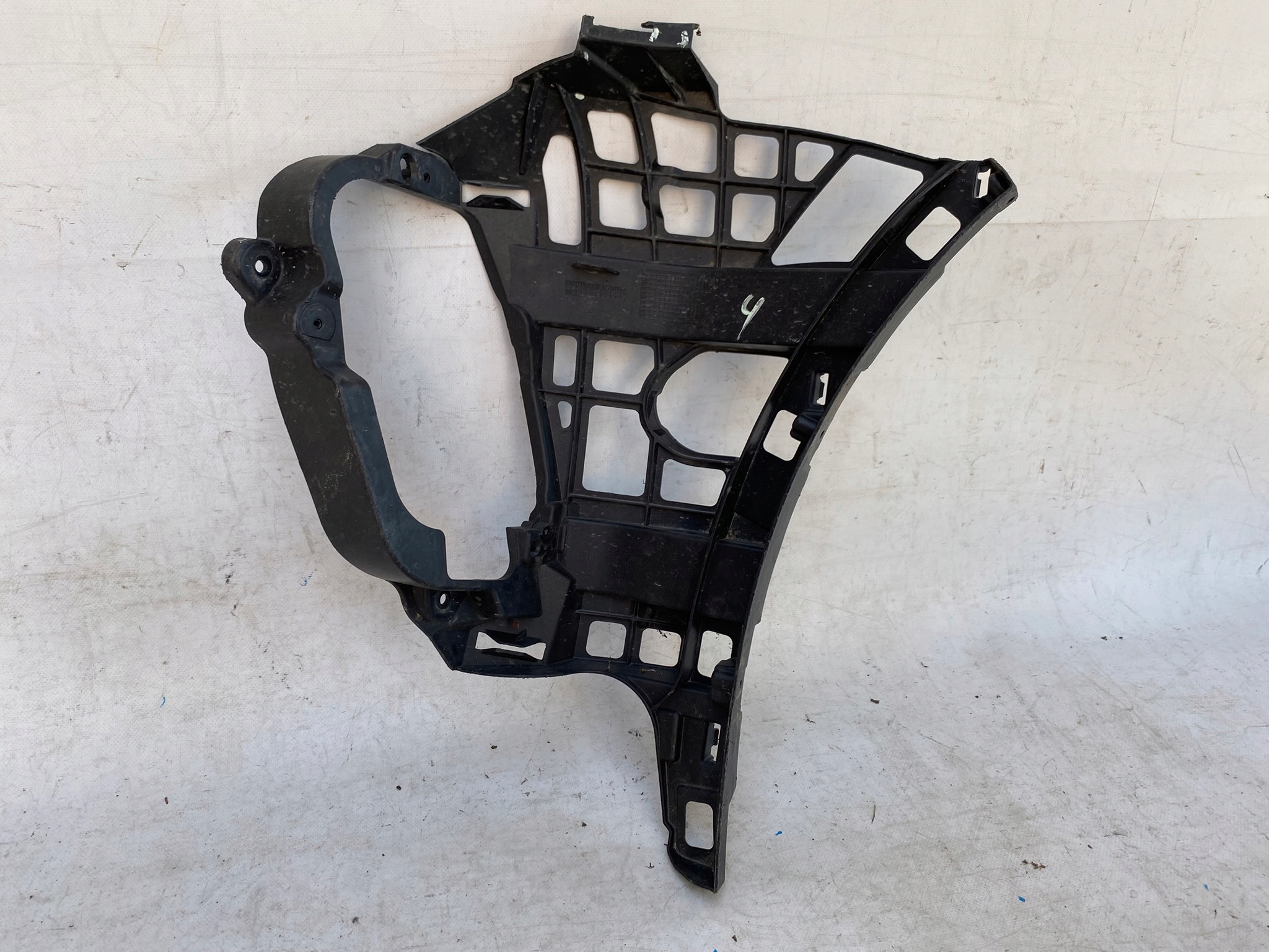 VW ID.4 ID4 20- support holder of a bumper fog lights left front 11A807884B