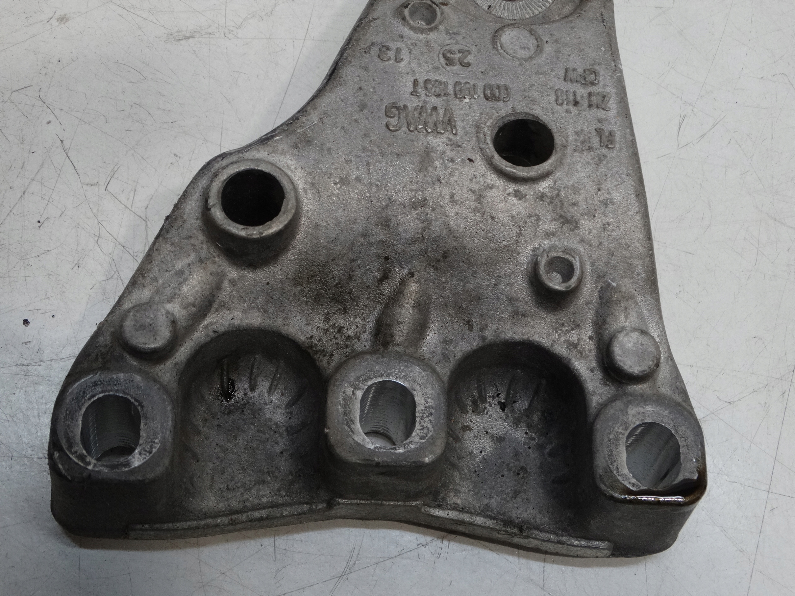 holder engine mount SEAT IBIZA MK4 600199185T