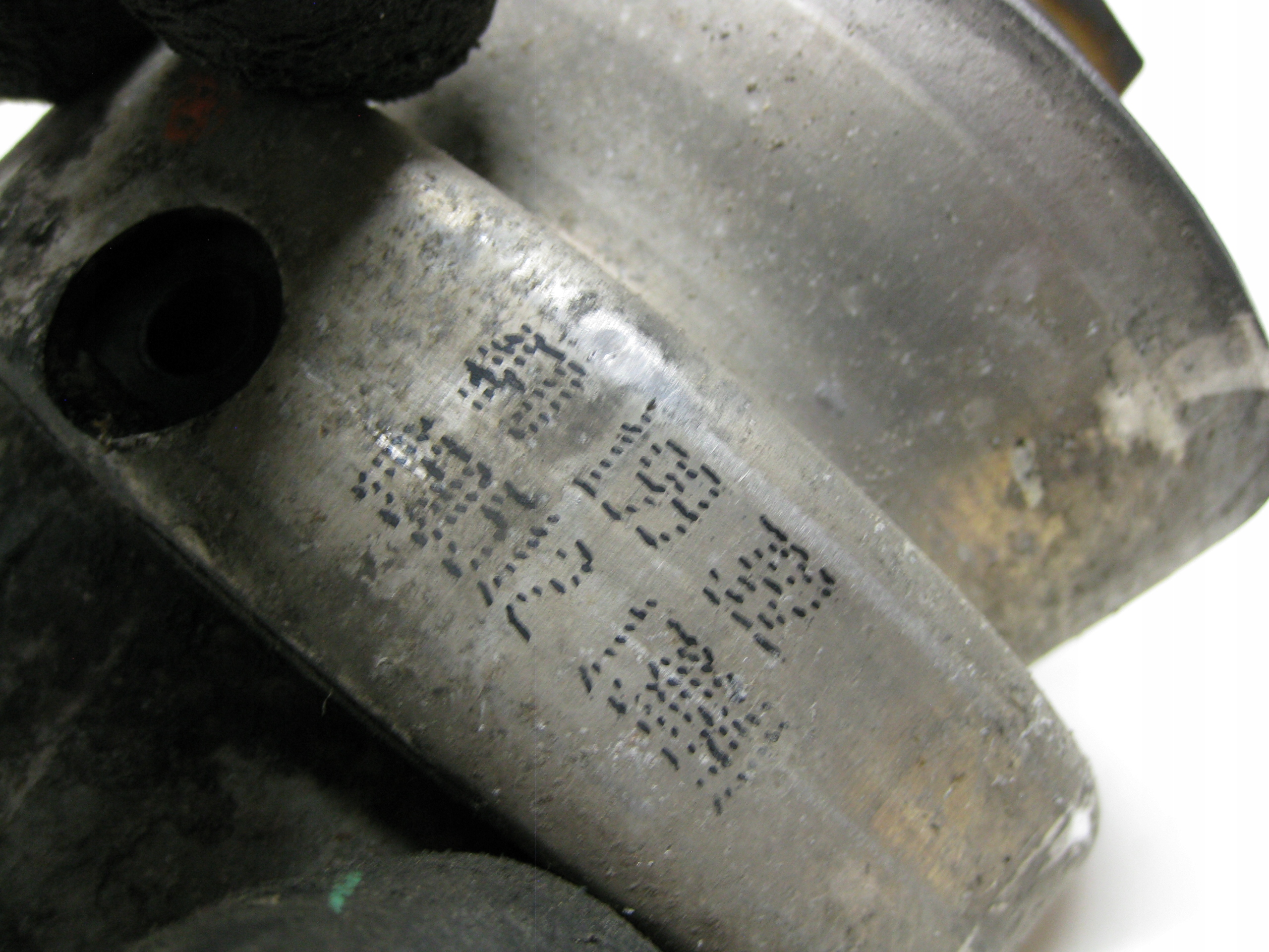 AUDI A6 C6 2.4 6V 05R engine mount 4F0199382