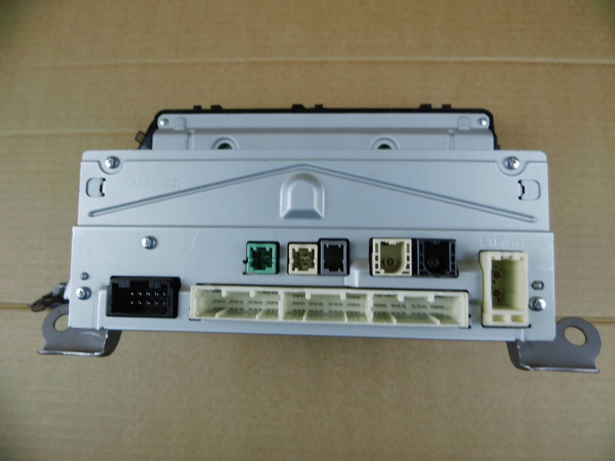 Toyota C-HR e radio JBL 86140F4080
