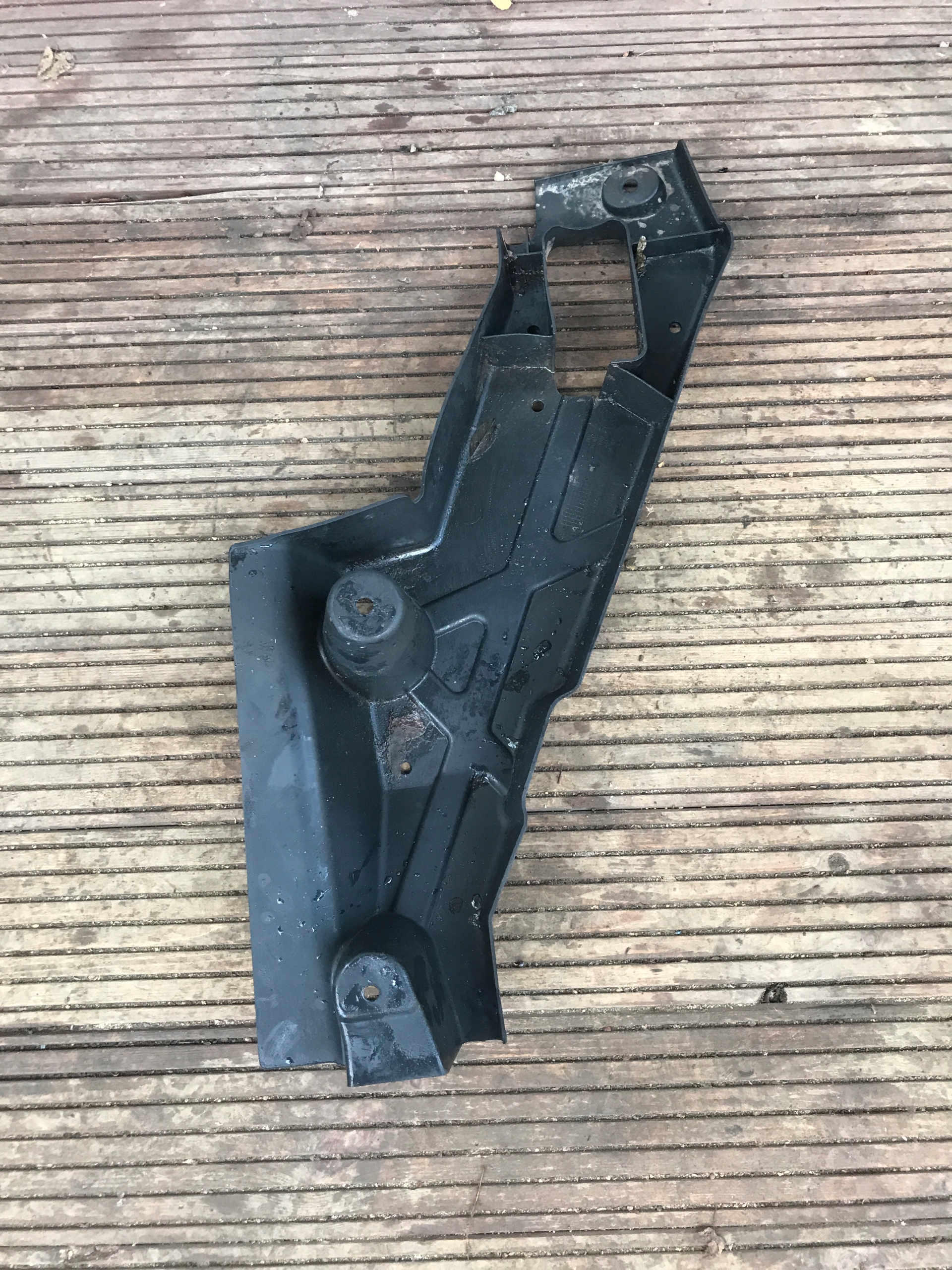 cover chassis FORD EDGE MK2 FT4B-R11779-AE