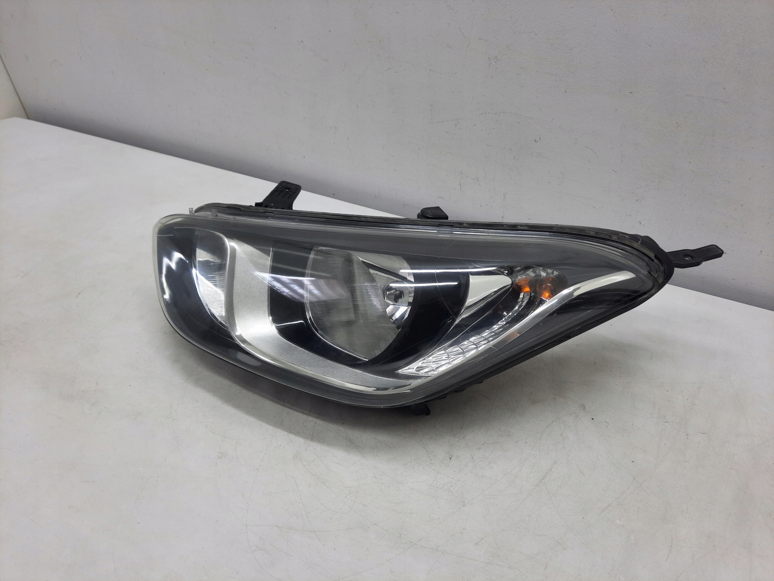 HYUNDAI I20 1 and LIFT 12-14 light REFLEKTOR left front original EUROPA