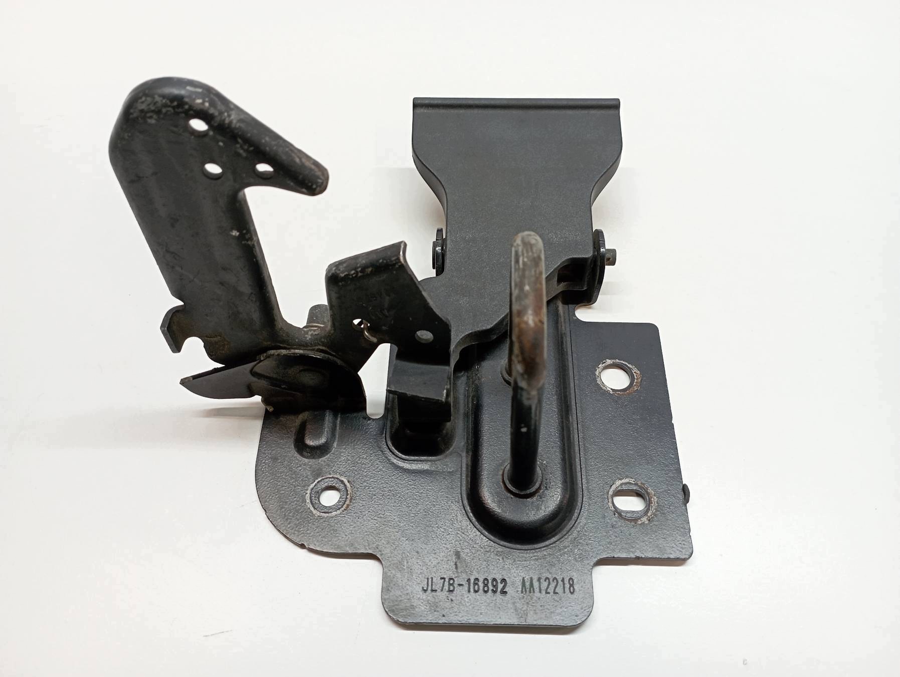 serrure capot JL7B16892 Lincoln Navigator IV (2017-2024)