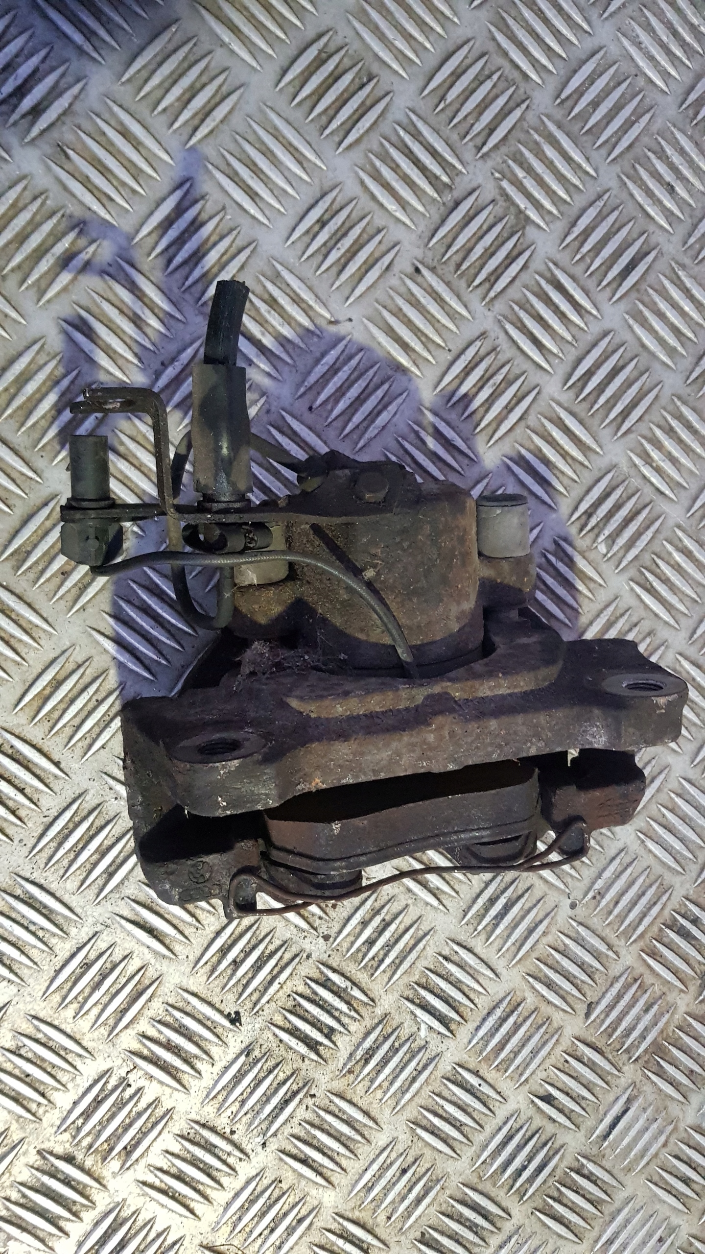AUDI A4 B6 2.0 caliper brake left right front 57