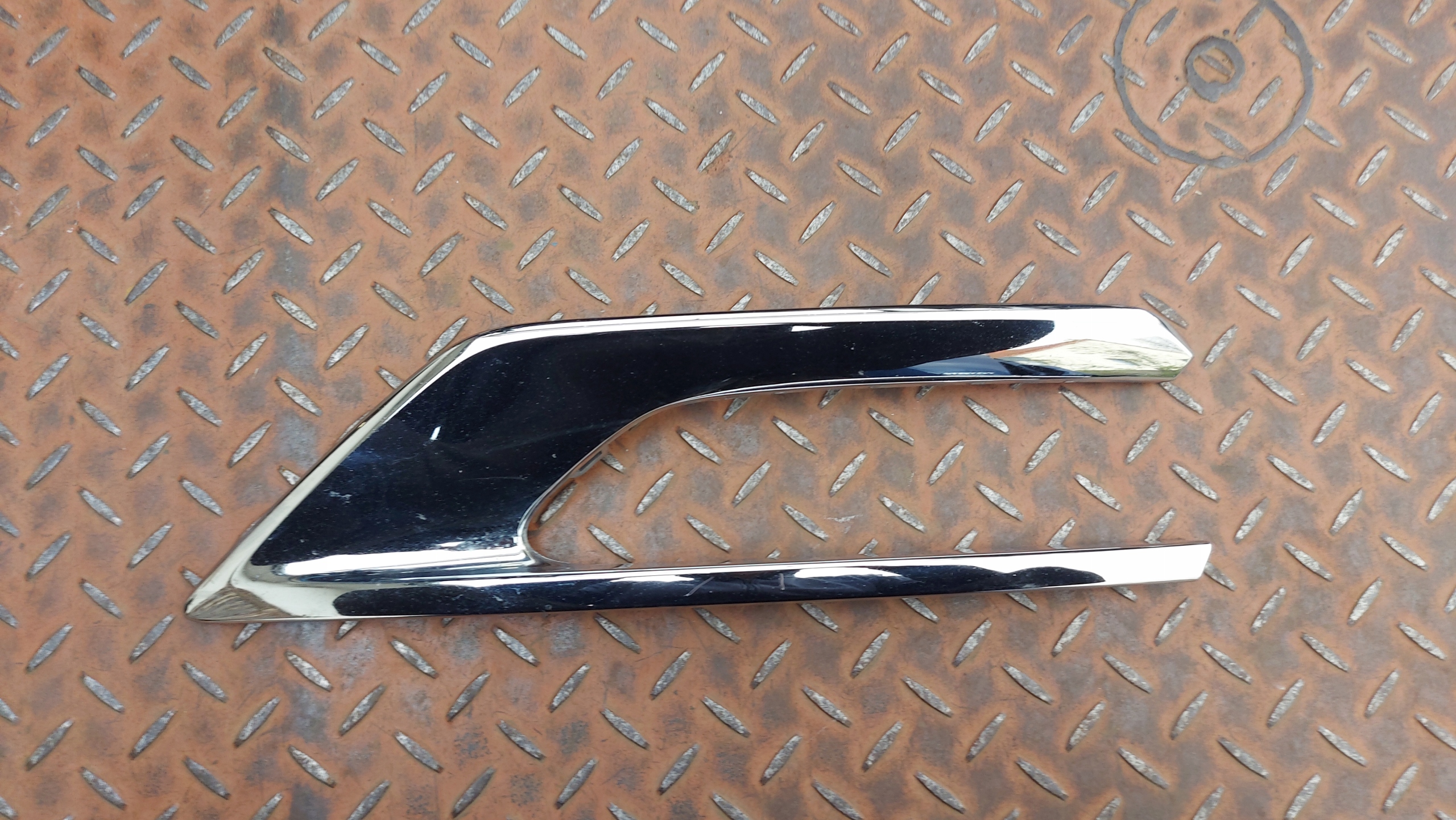 moulding CHROM of a bumper right front VOLVO XC90 II