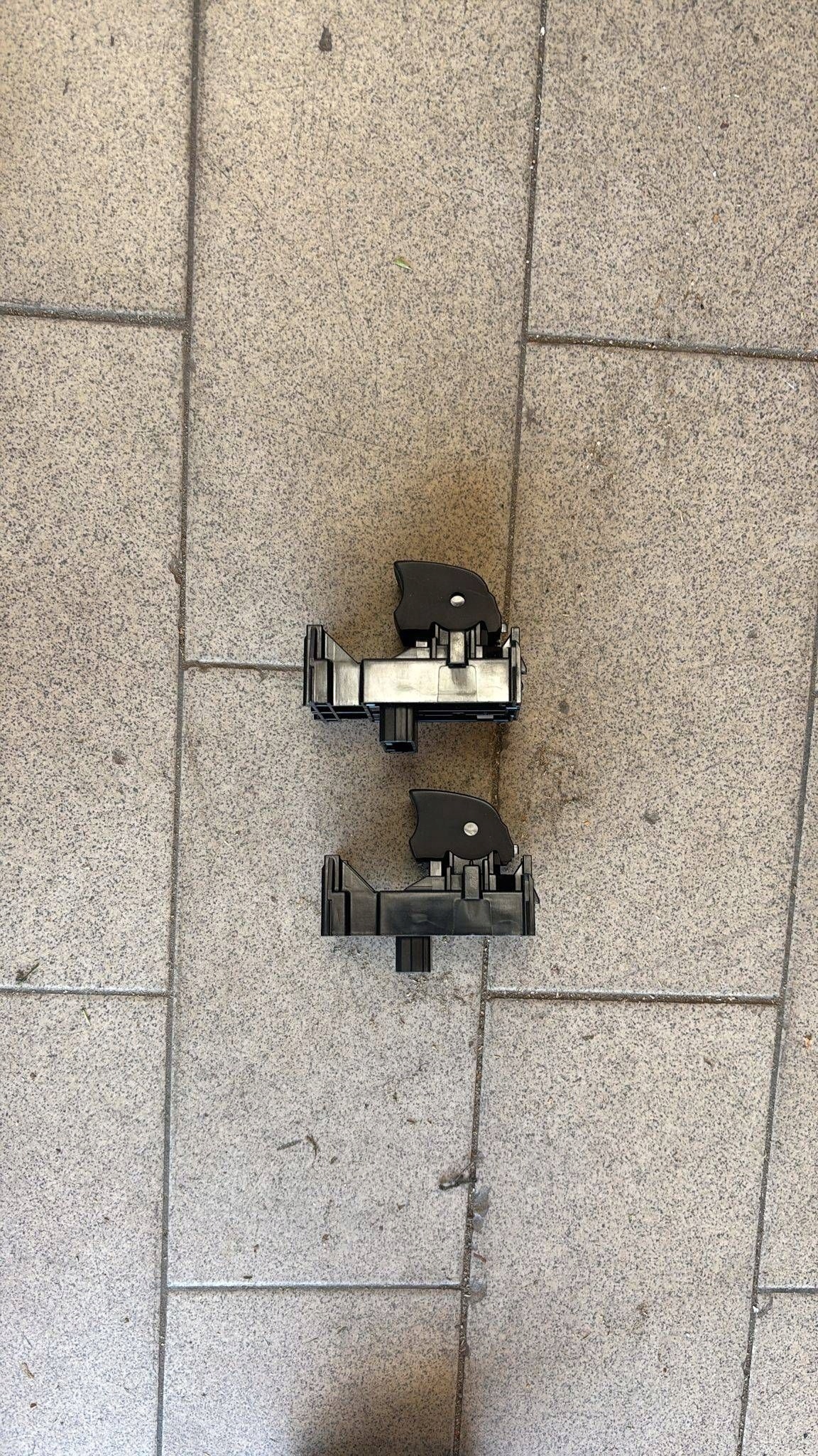 window control switch Mazda 2