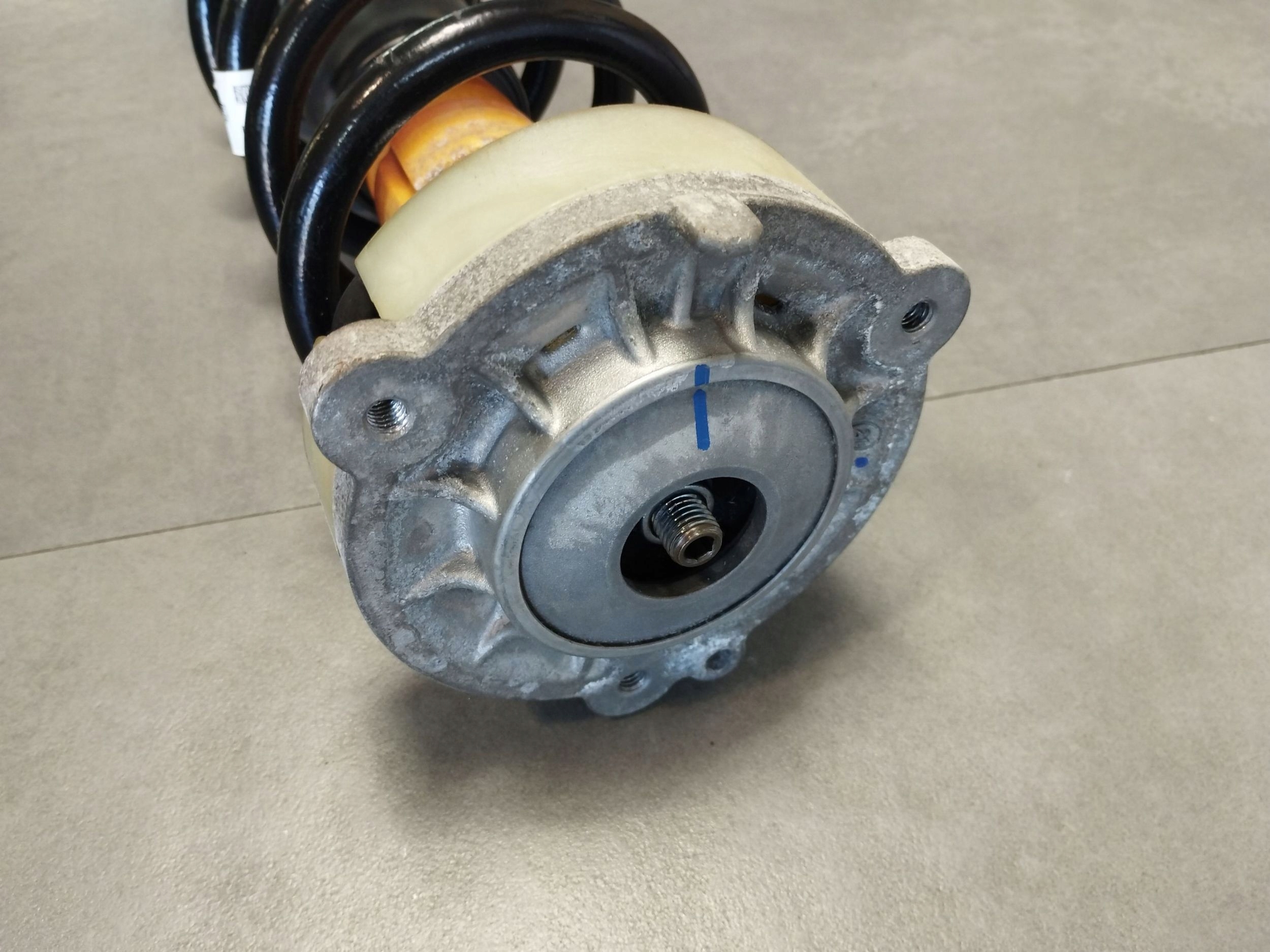 Audi A4 S4 B9 8W shock absorber right front front 8W0413031AA
