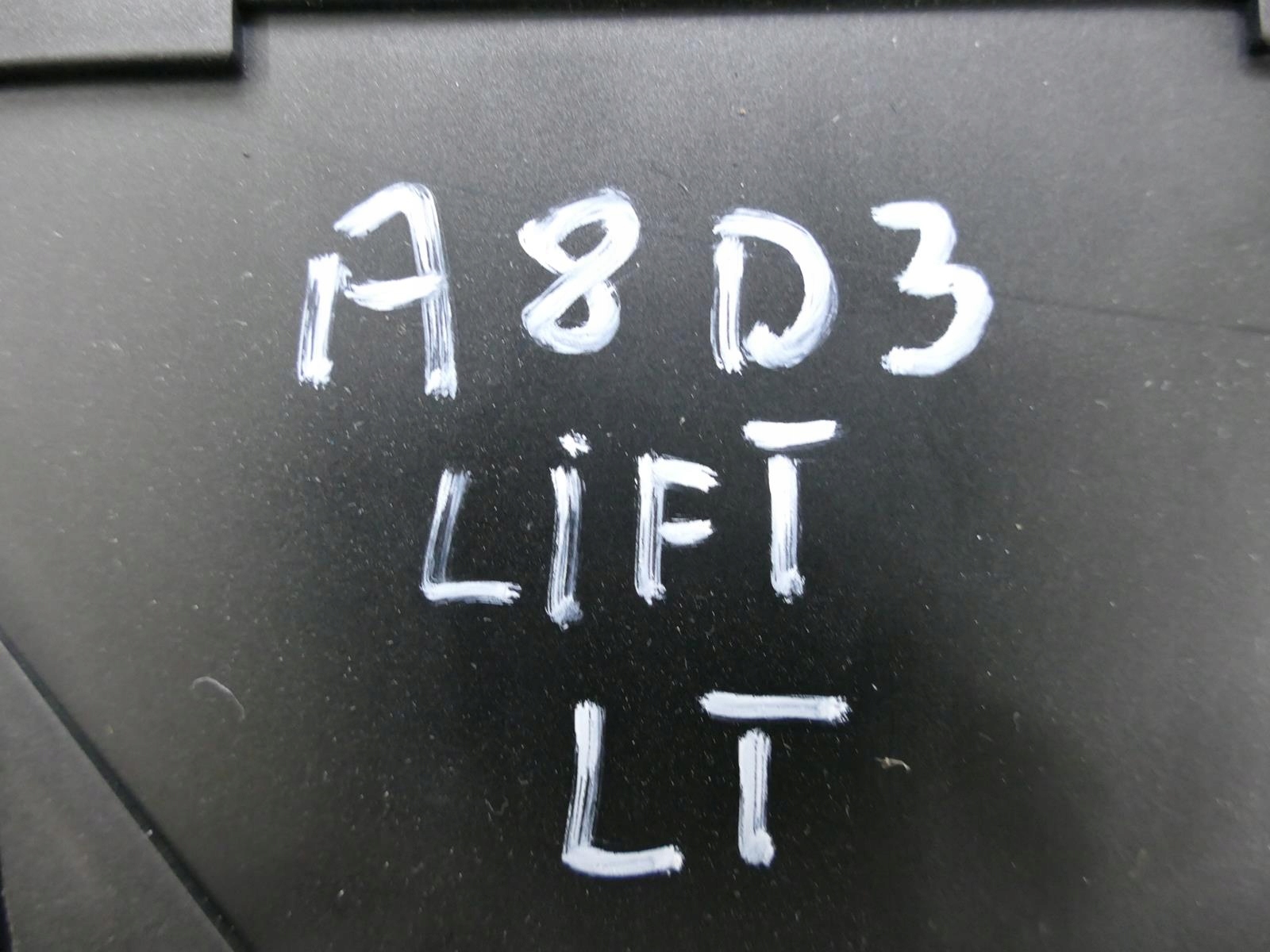 AUDI A8 II D3 LIFT engine windows left rear part 06r