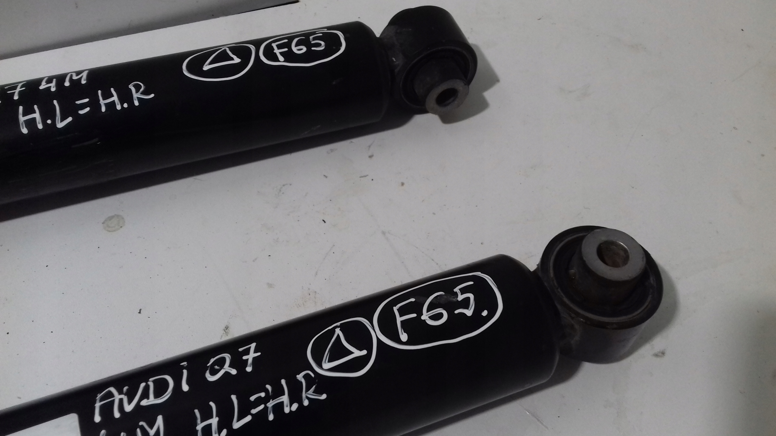 AUDI Q7 4M shock absorber rear part left right shock absorbers KOMPLET 4M0512137C