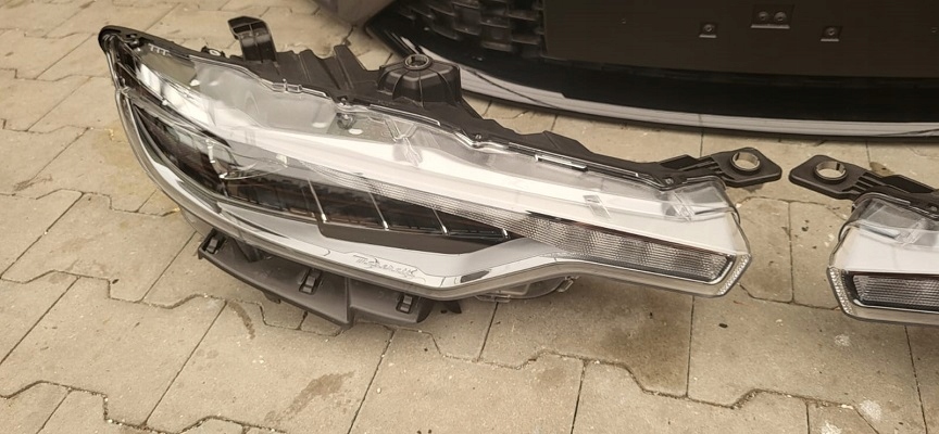 MASERATI LEVANTE LIFT PRZÓD MASKA ZDERZAK BŁOTNIKI REFLEKTORY PAS 571 Typ samochodu 4x4/SUV Samochody osobowe