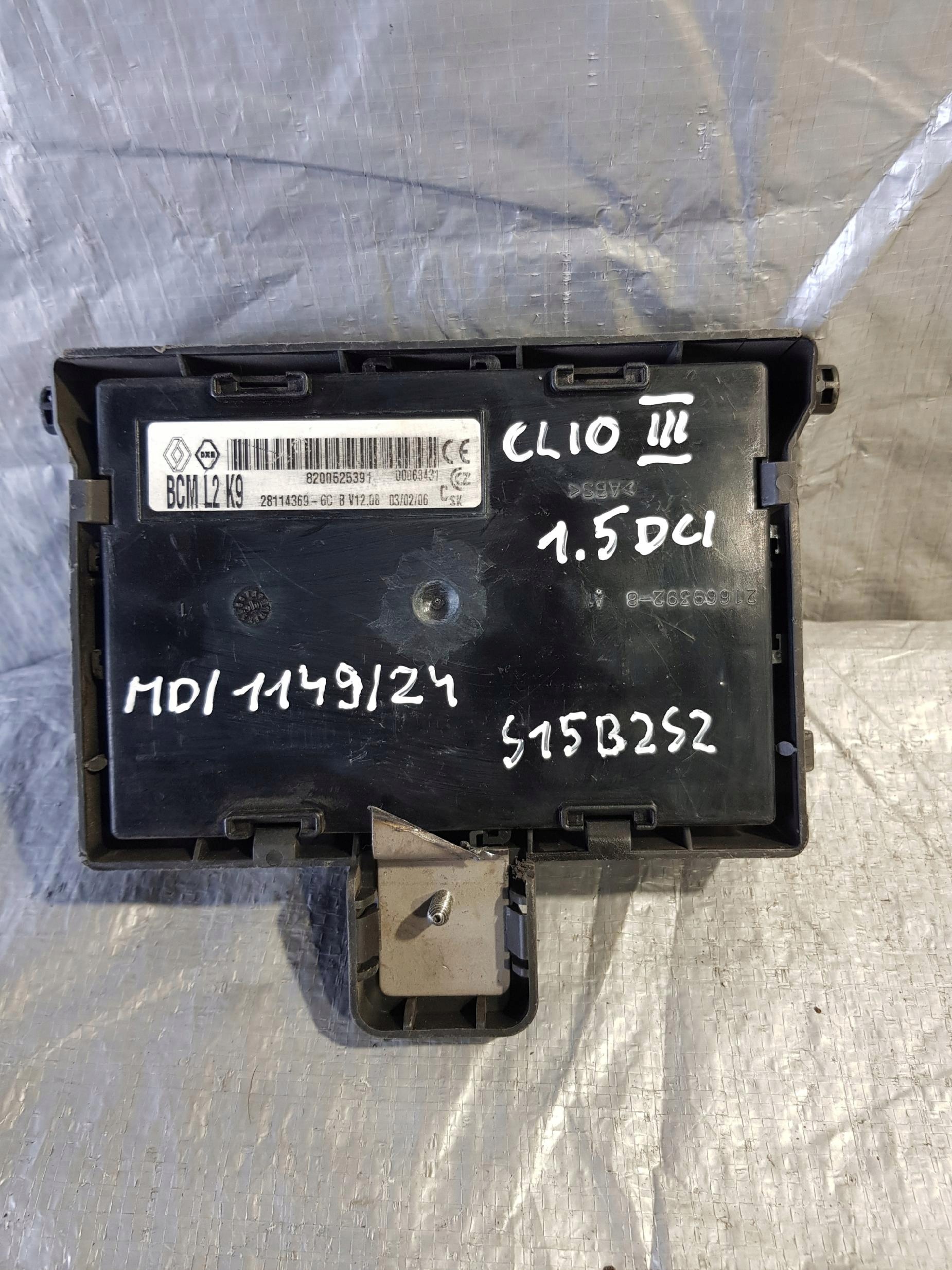 RENAULT CLIO III 1.5 DCI compartment module BSI 8200383473