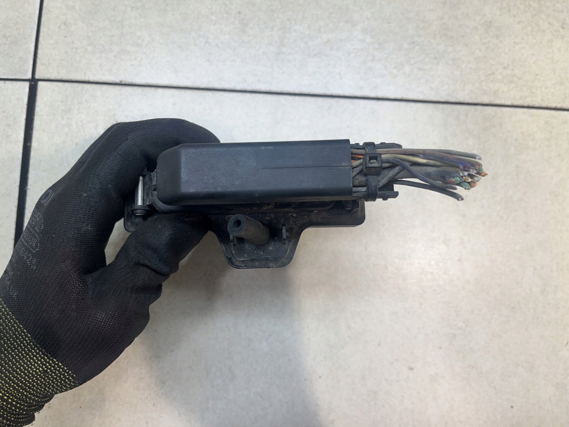control unit of the engine RENAULT MASCOTT 2.8 D 7700377200