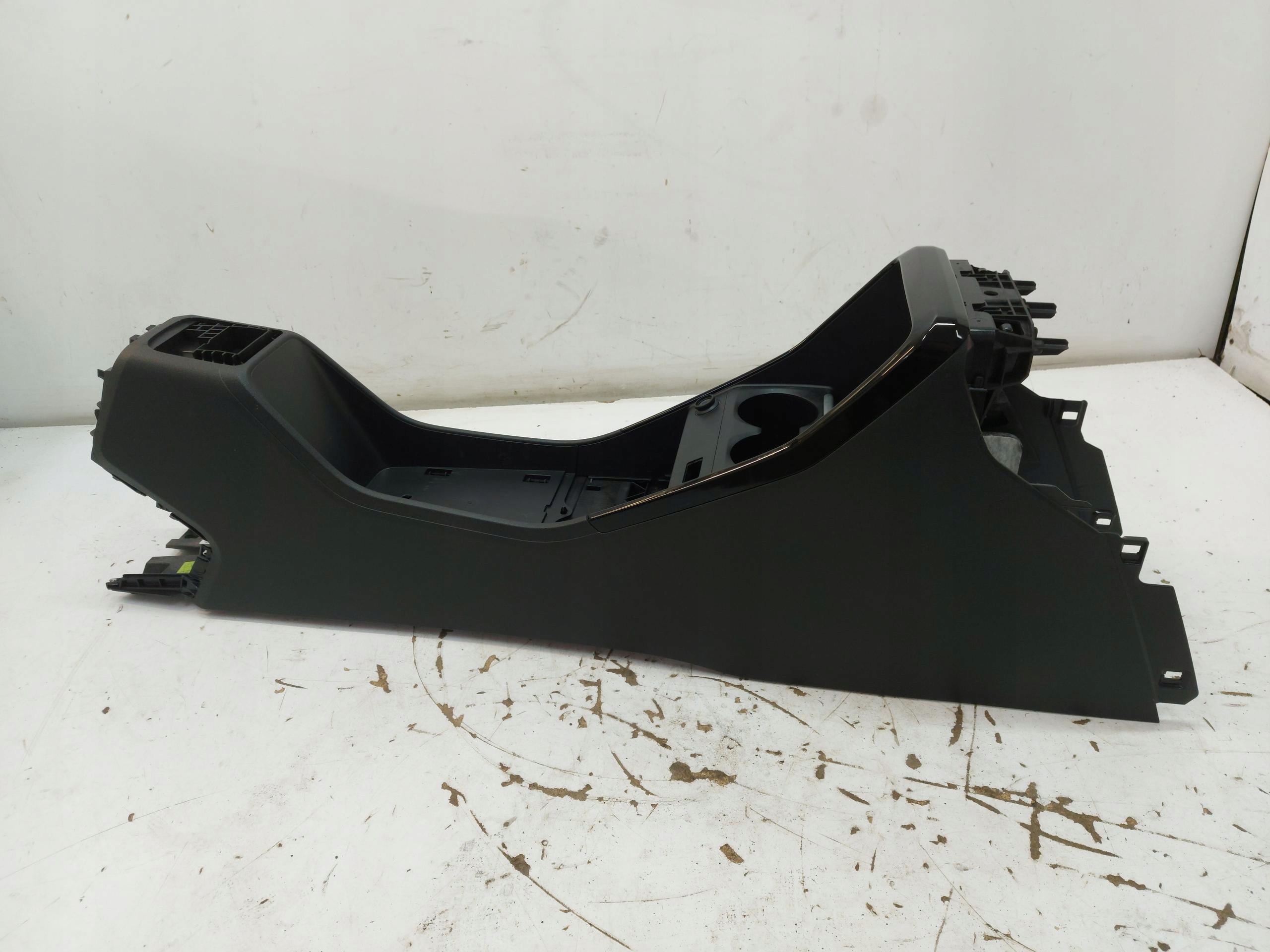 BMW U06 200i Tunel central 5A6DFC6
