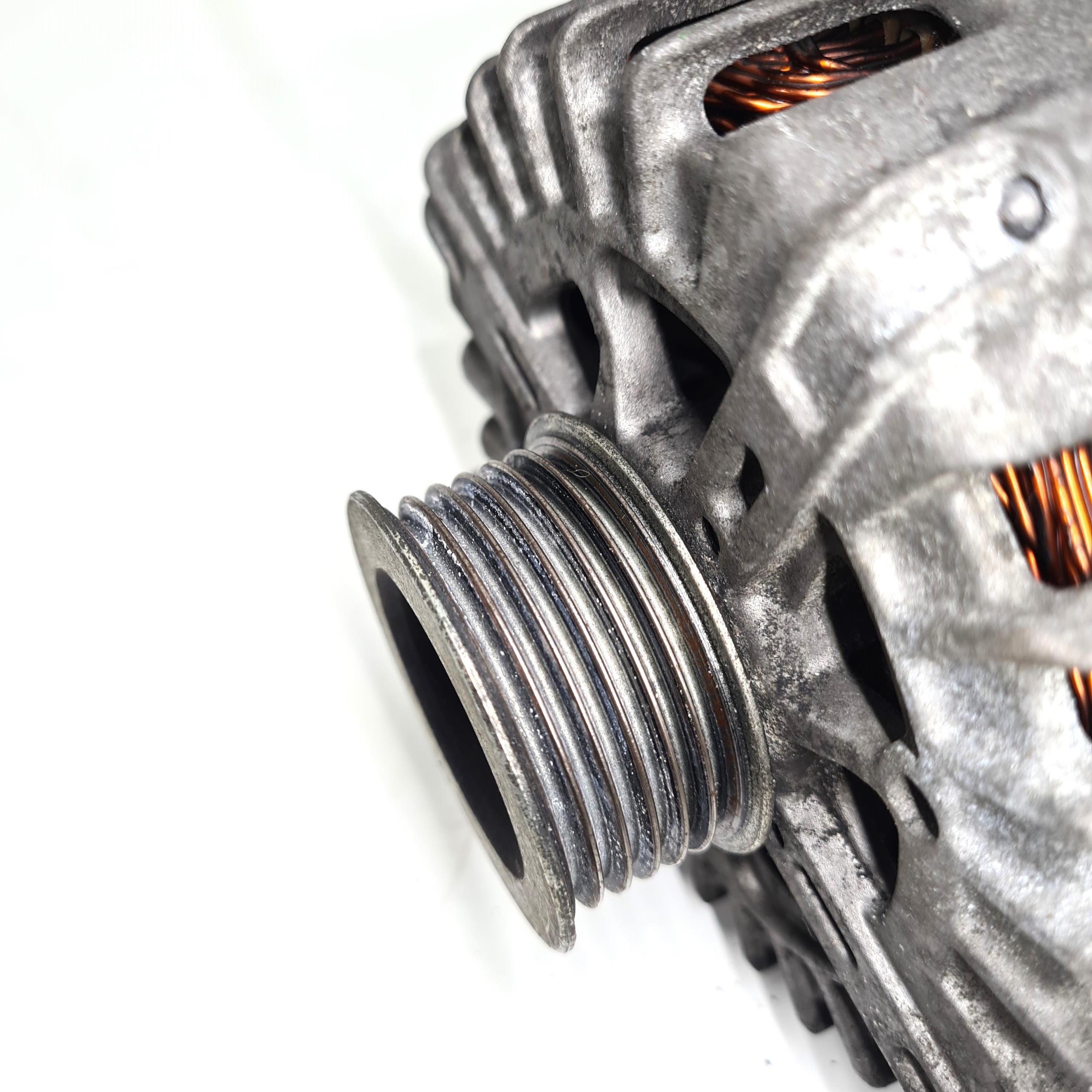 alternator BMW 1 E81 E87 FG18S019