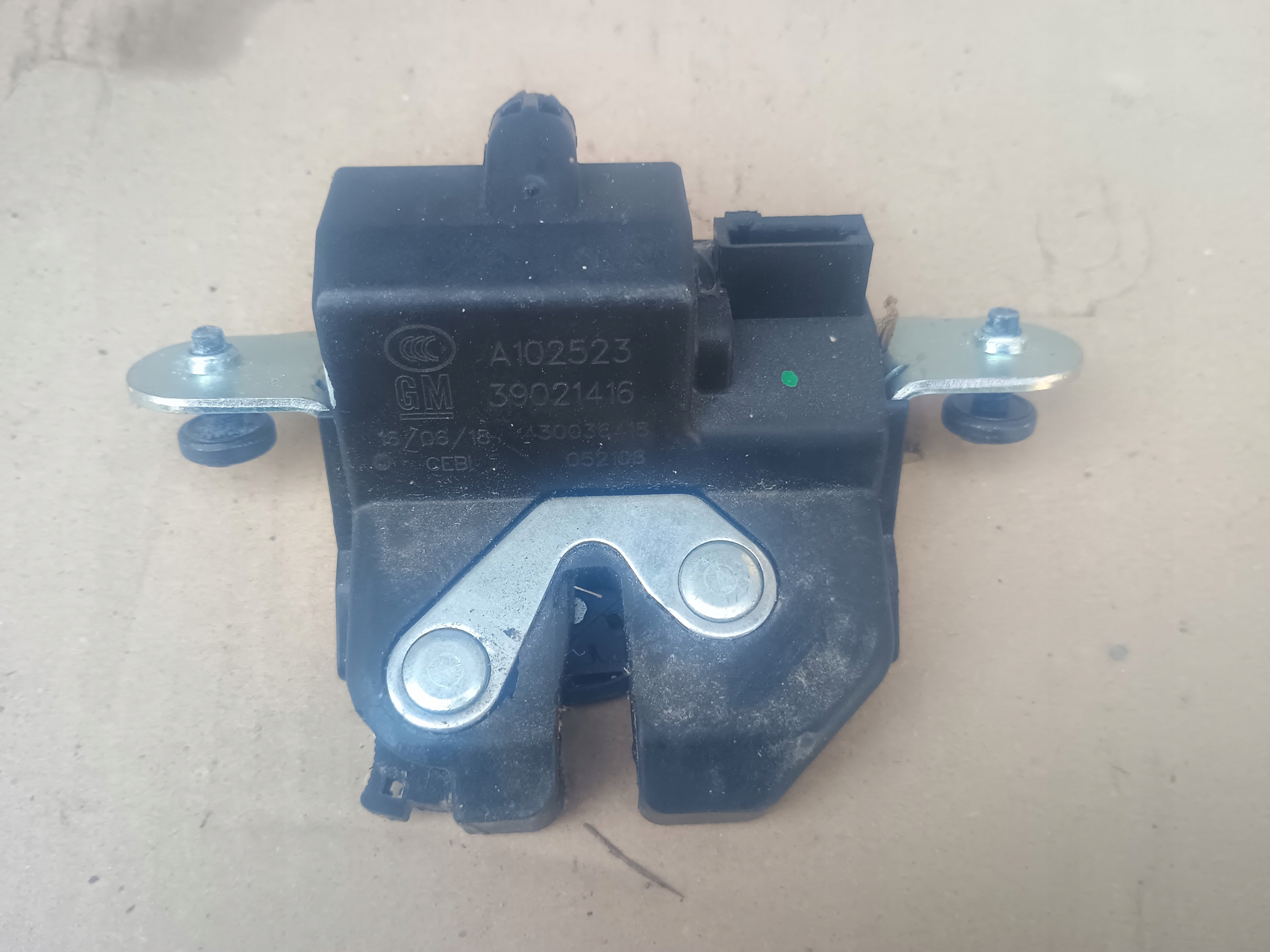 lock bonnet 39021416 OPEL CORSA E