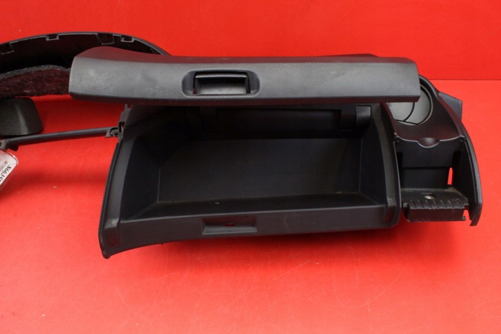 dashboard instrument panel console cockpit airbag EU TOYOTA YARIS 2 II 05-09