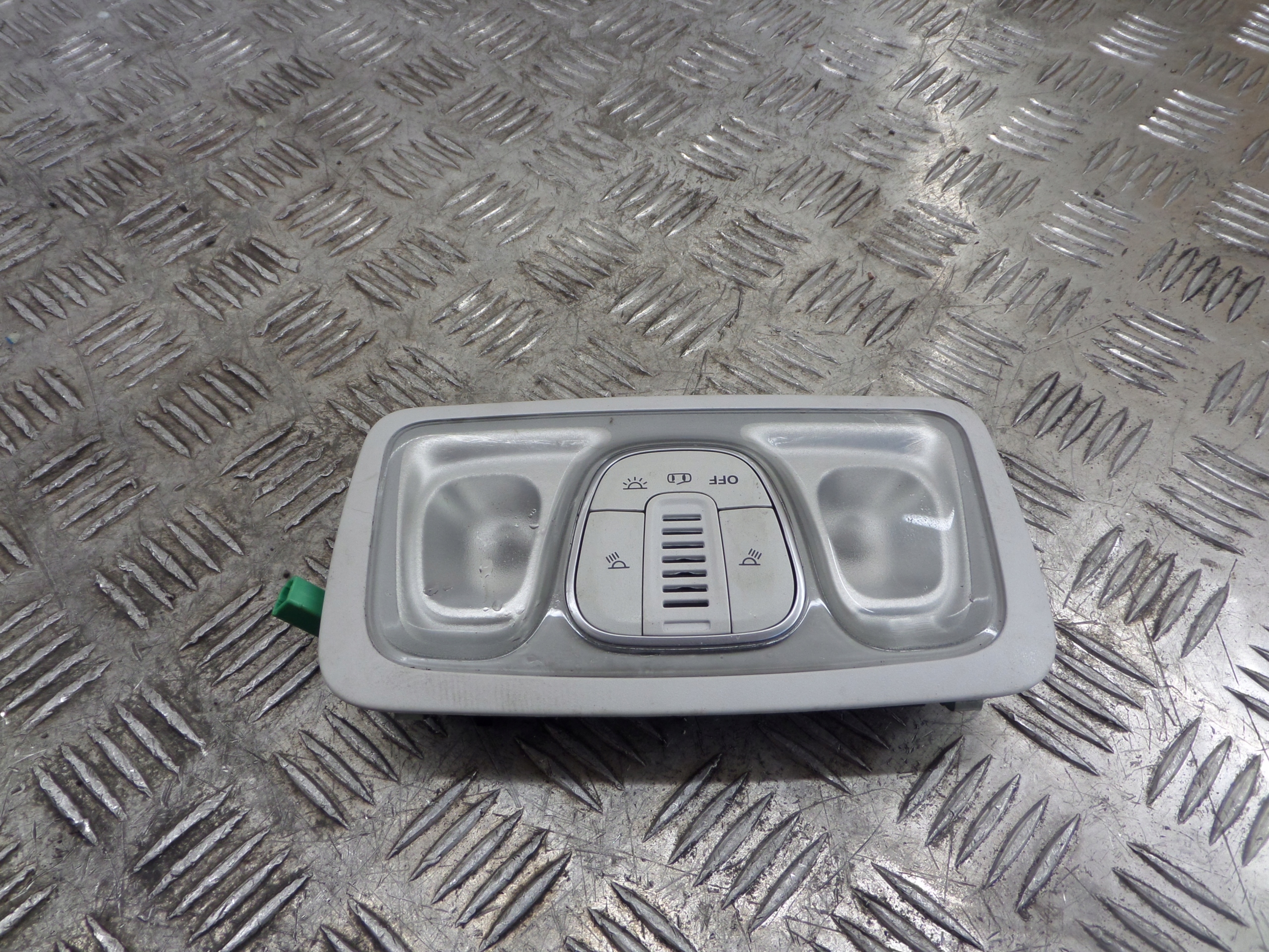 light OSWIETLENIE cabs FIAT 500L 2012