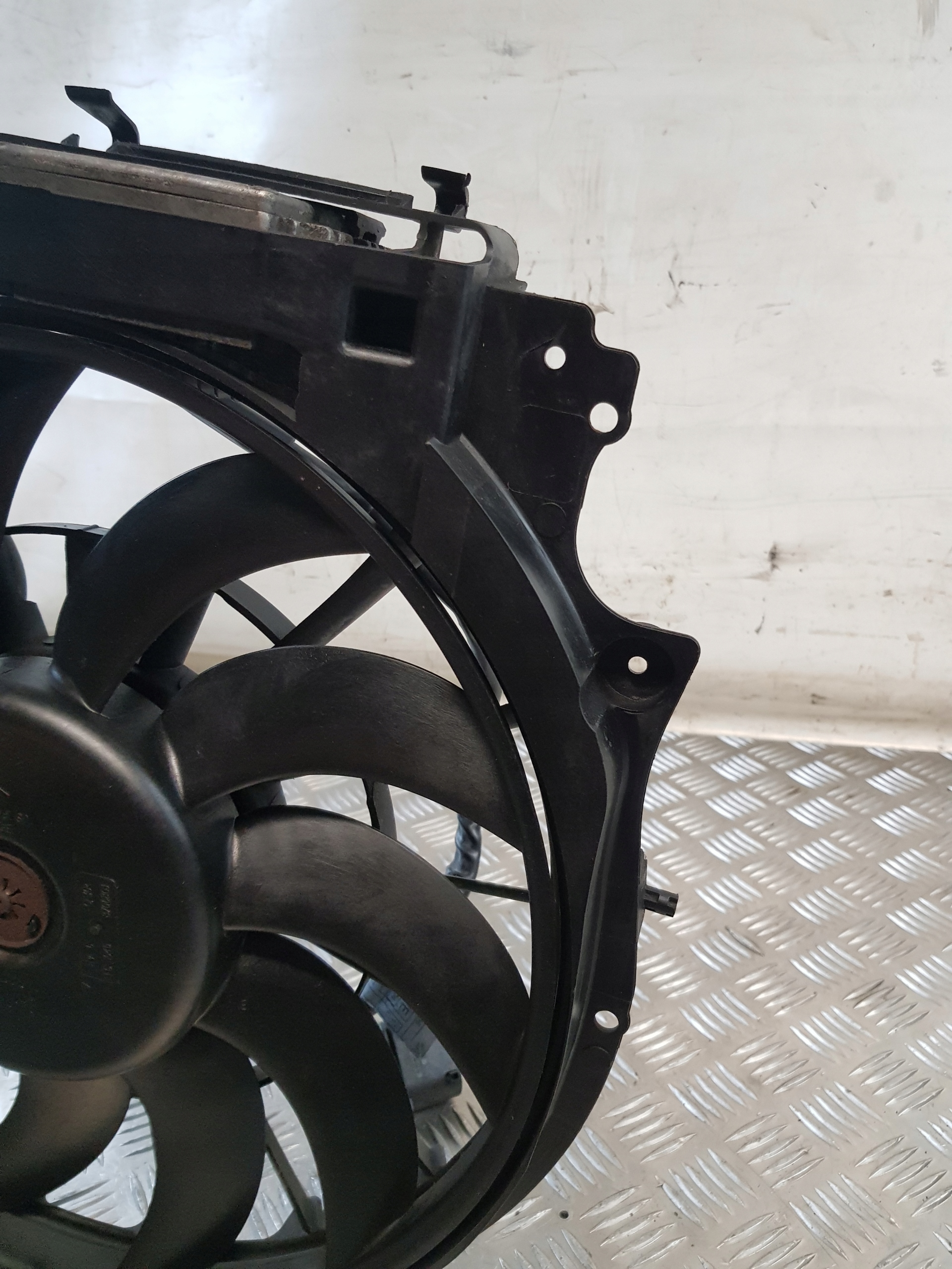 radiator fan + module 8E0121205 AUDI A4 B6 2.0B