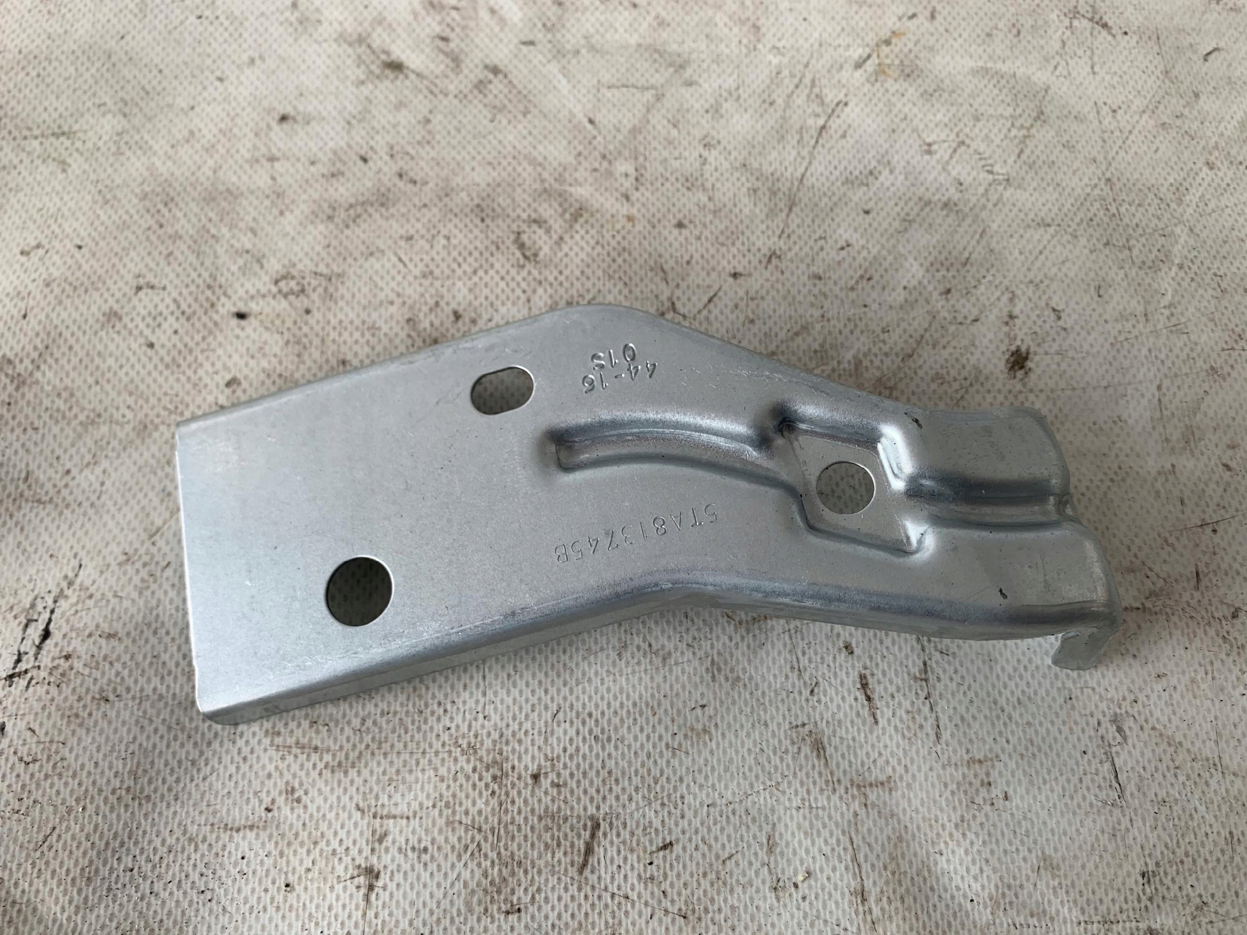 Poignée Console Gauche VW TOURAN II 15- 5TA813745B