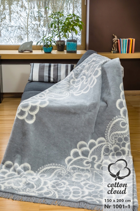 Akrylová bavlněná deka 150x200 šedá bílá krajka přehoz pléd
