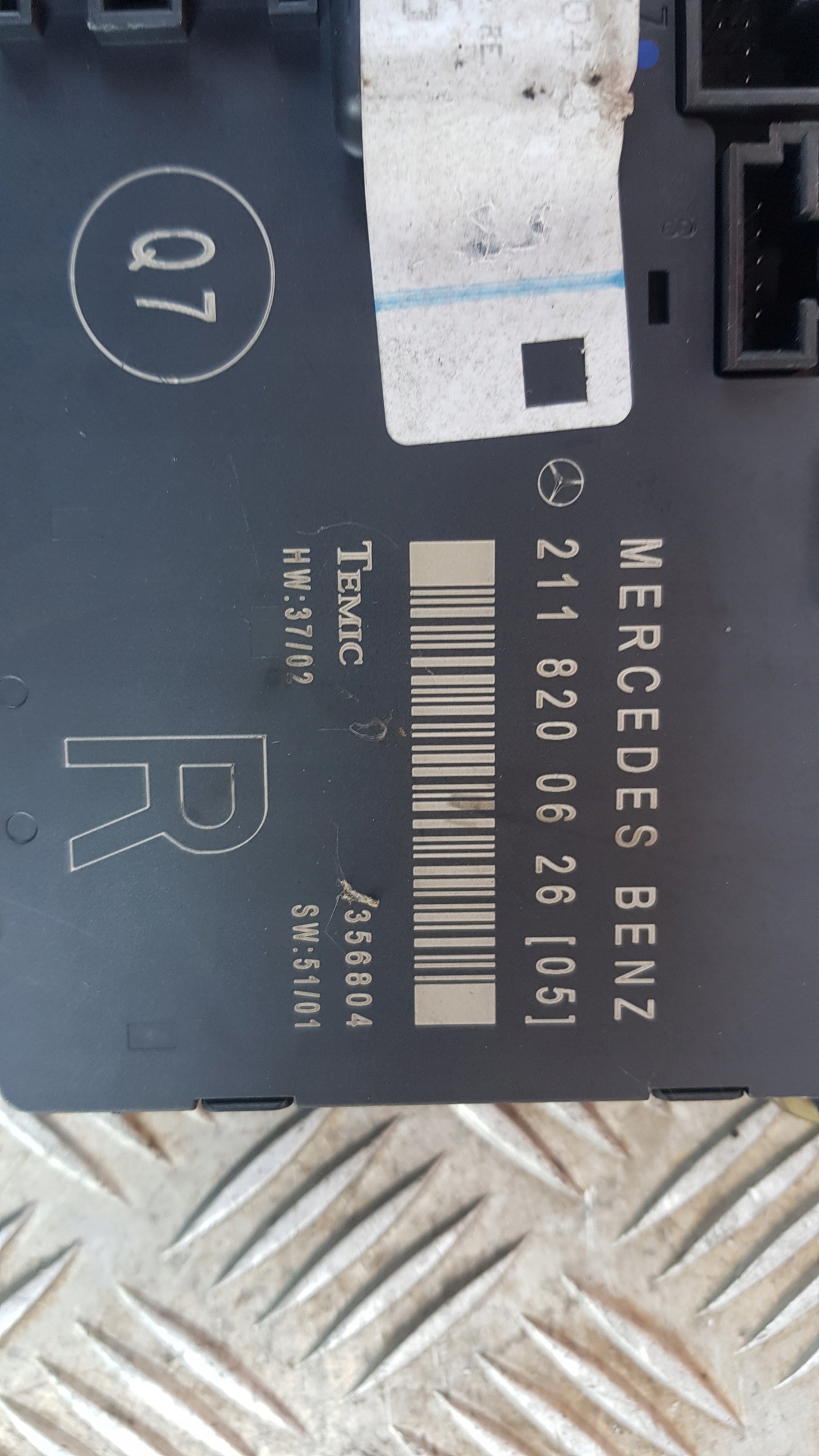 MERCEDES W211 module door 2118200626