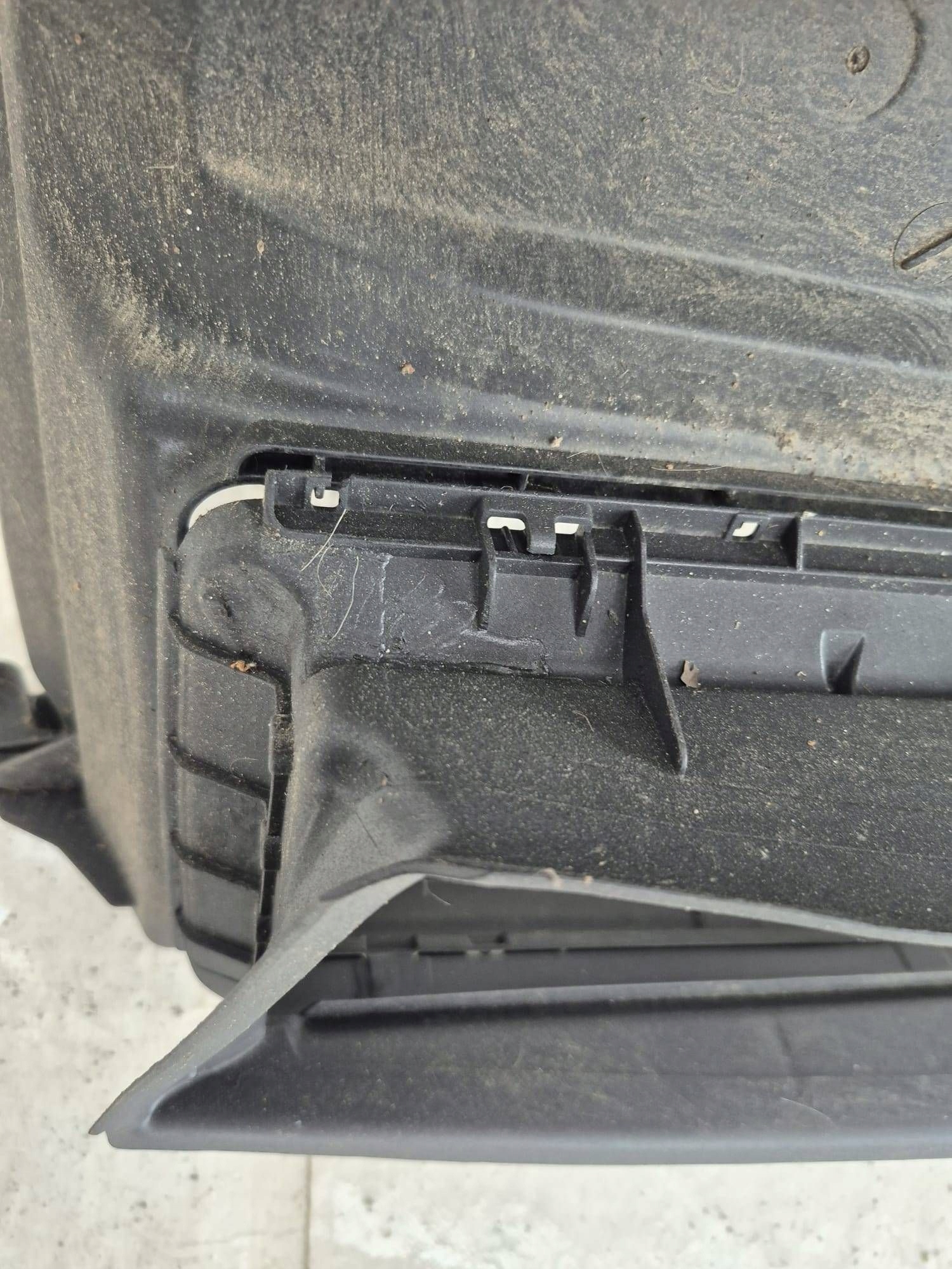 BMW X1 F48 15- support panel for radiators pillar iron 187798-15