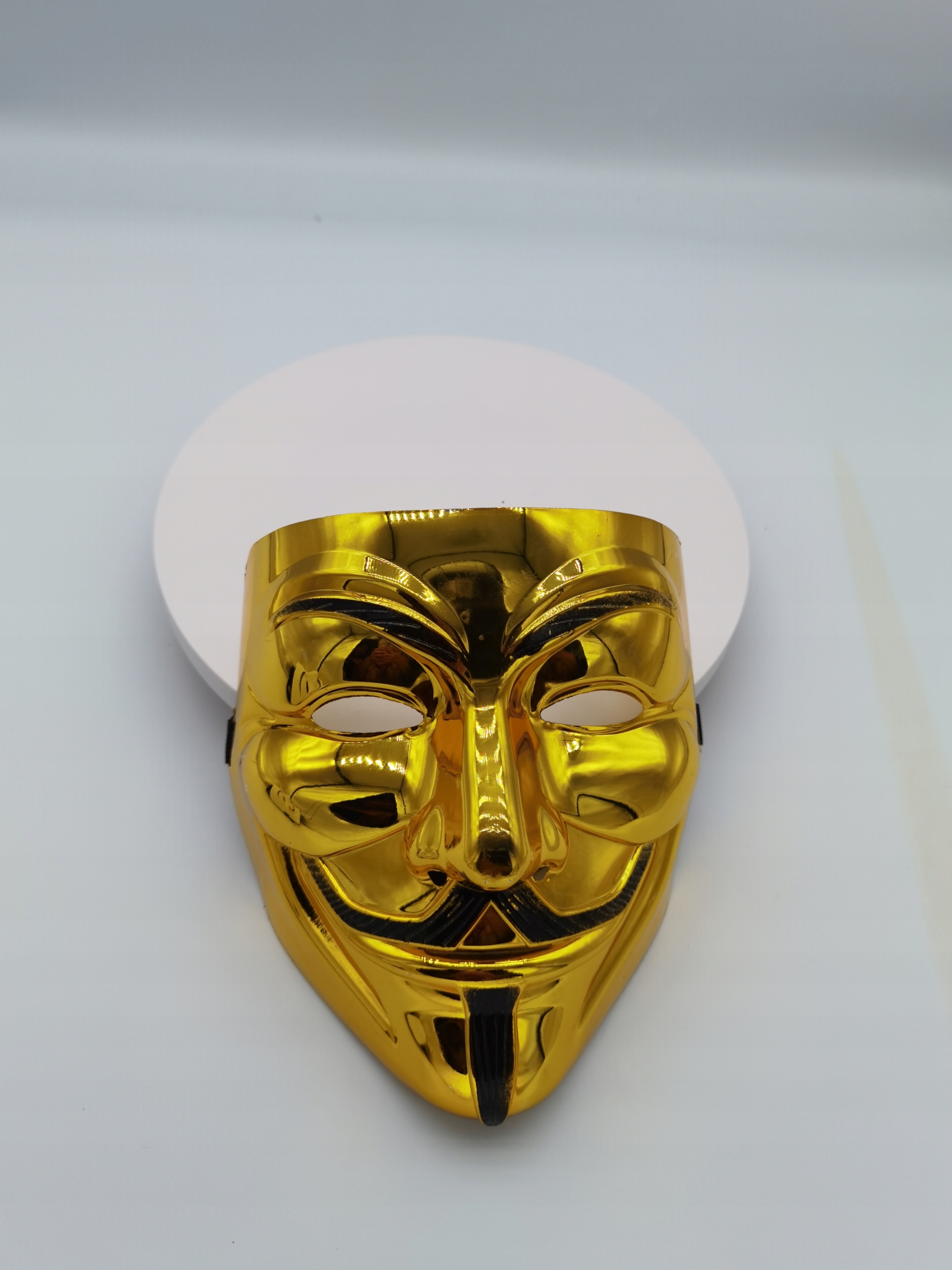 Zlatá maska Anonymous Hacker V Premium za 283 Kč od Slubice - Allegro -  (11534723036)