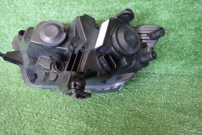 FORD TOURNEO CONNECT MK3 III 23- reflektor right light right