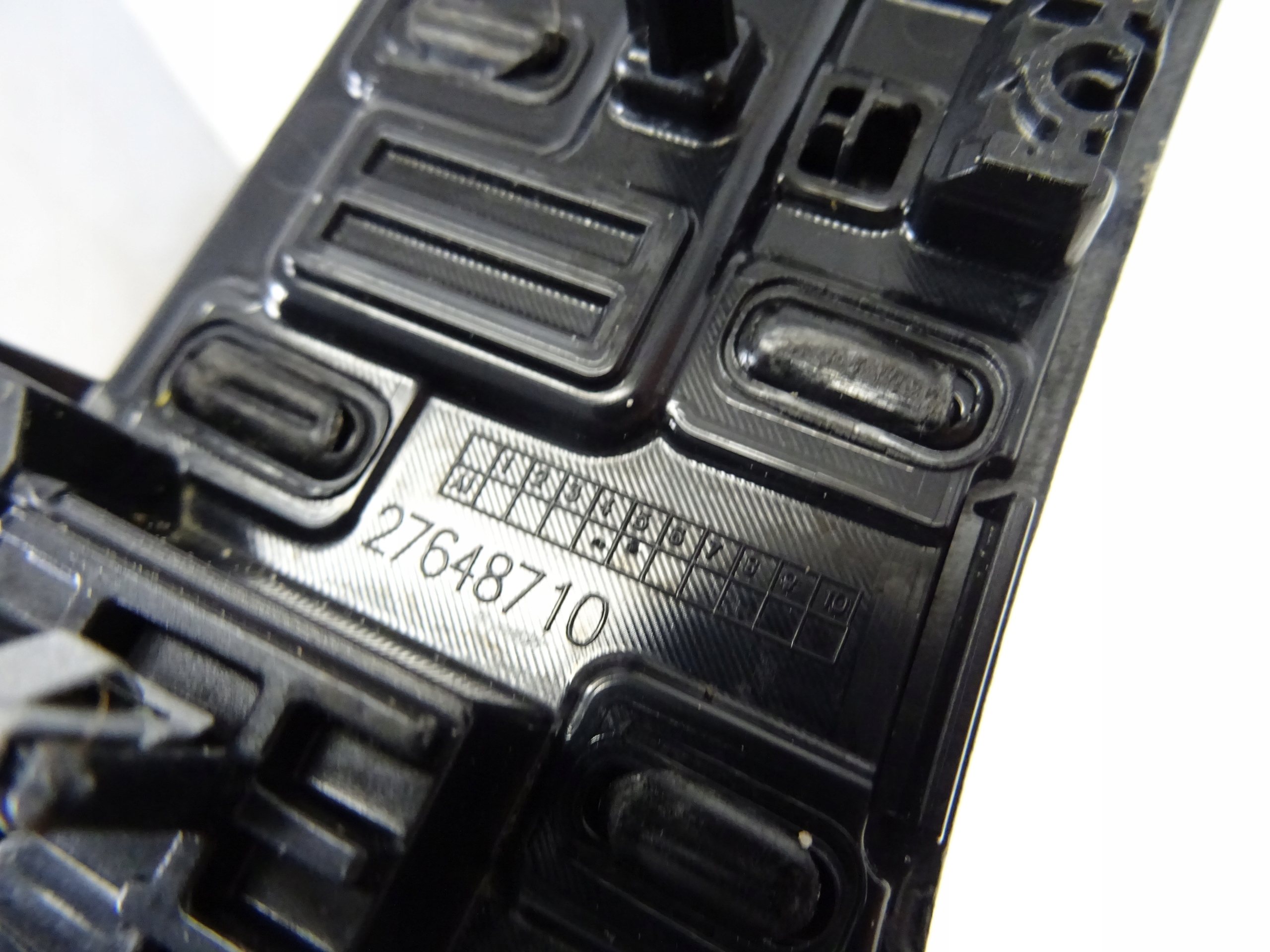ozdobná lišta kulisy BMW M4 9R809459205 KARBON