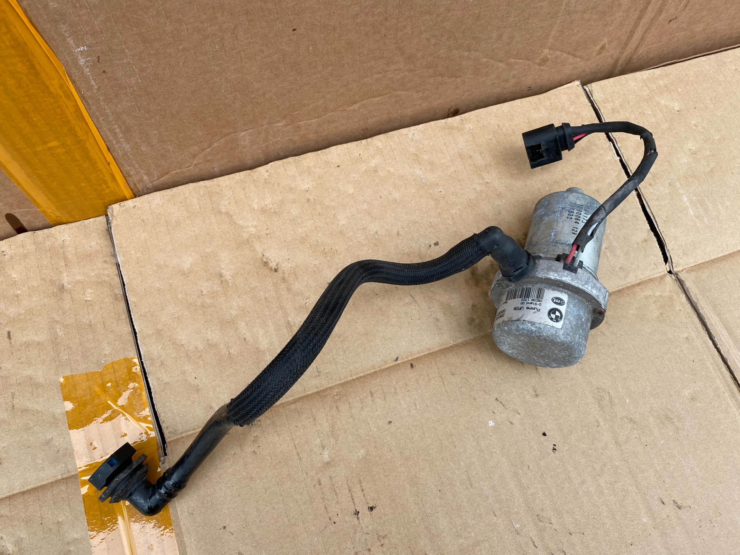 Вакуумний НАСОС BMW M3 E92 E93 2283333