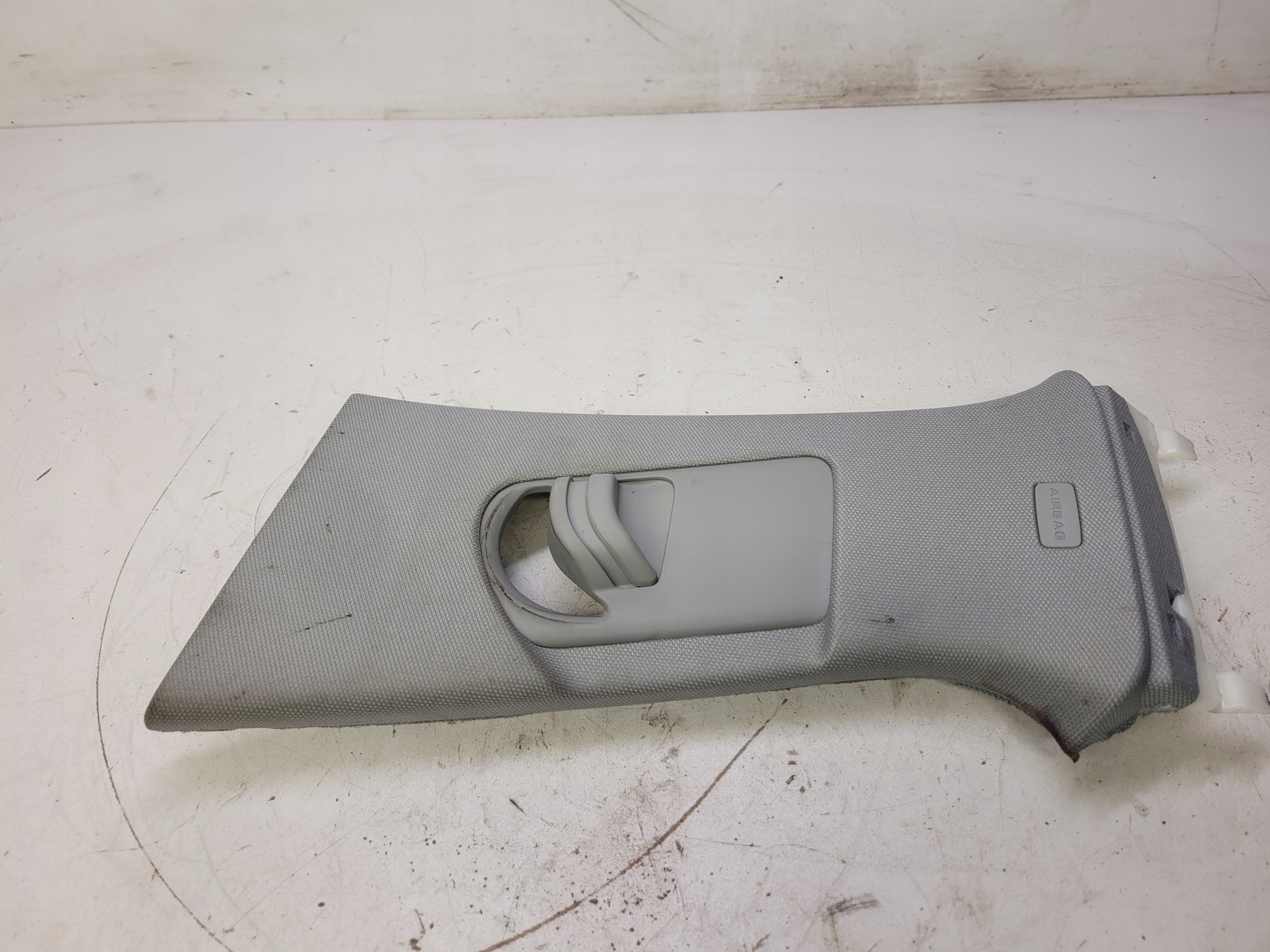 cover SLUPKA B left AUDI A4 B9 AVANT 8W0867243E