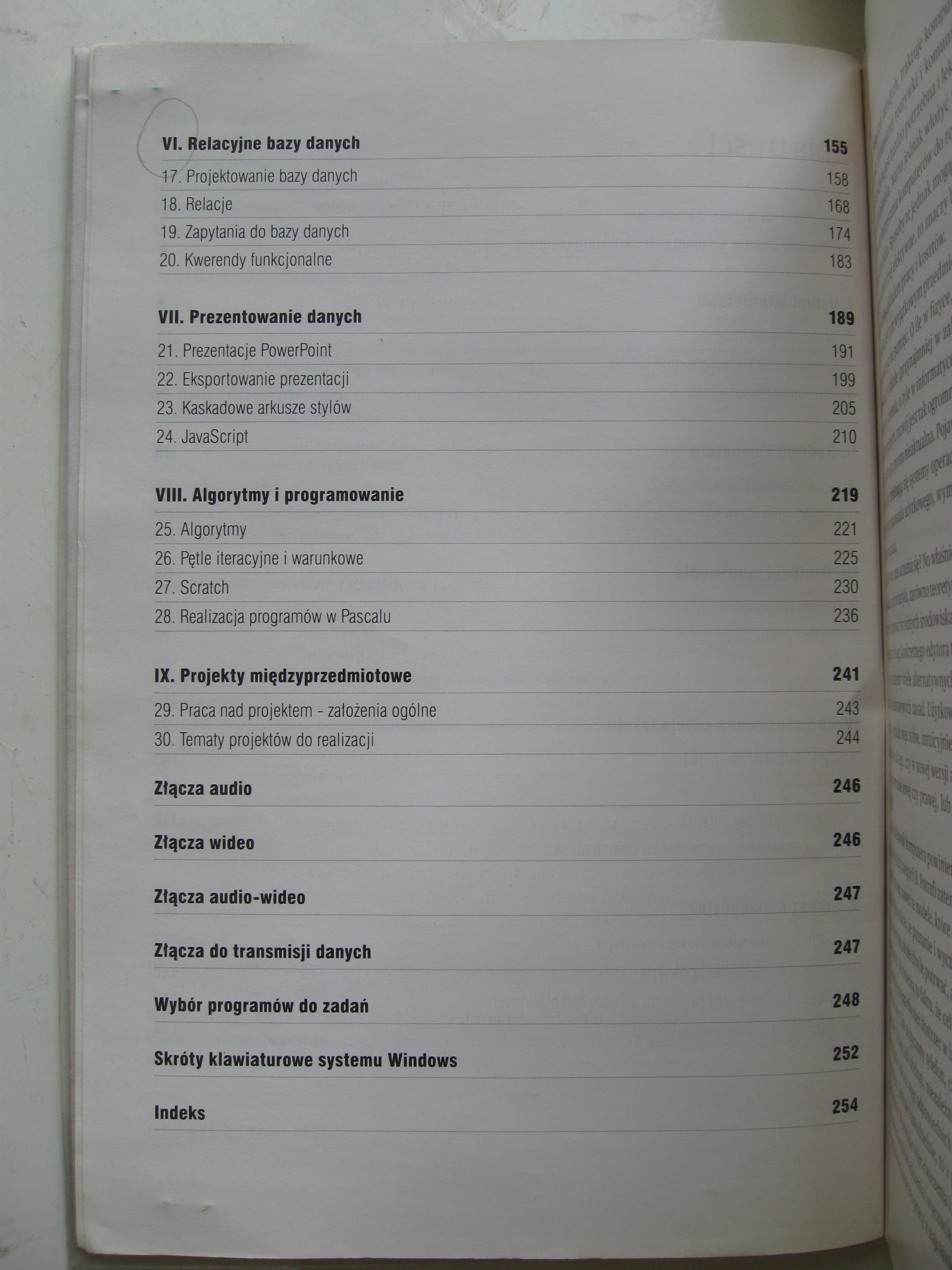 INFORMATYKA Podręcznik Zakres podstawowy, Gawełek Rodzaj tradycyjny podręcznik