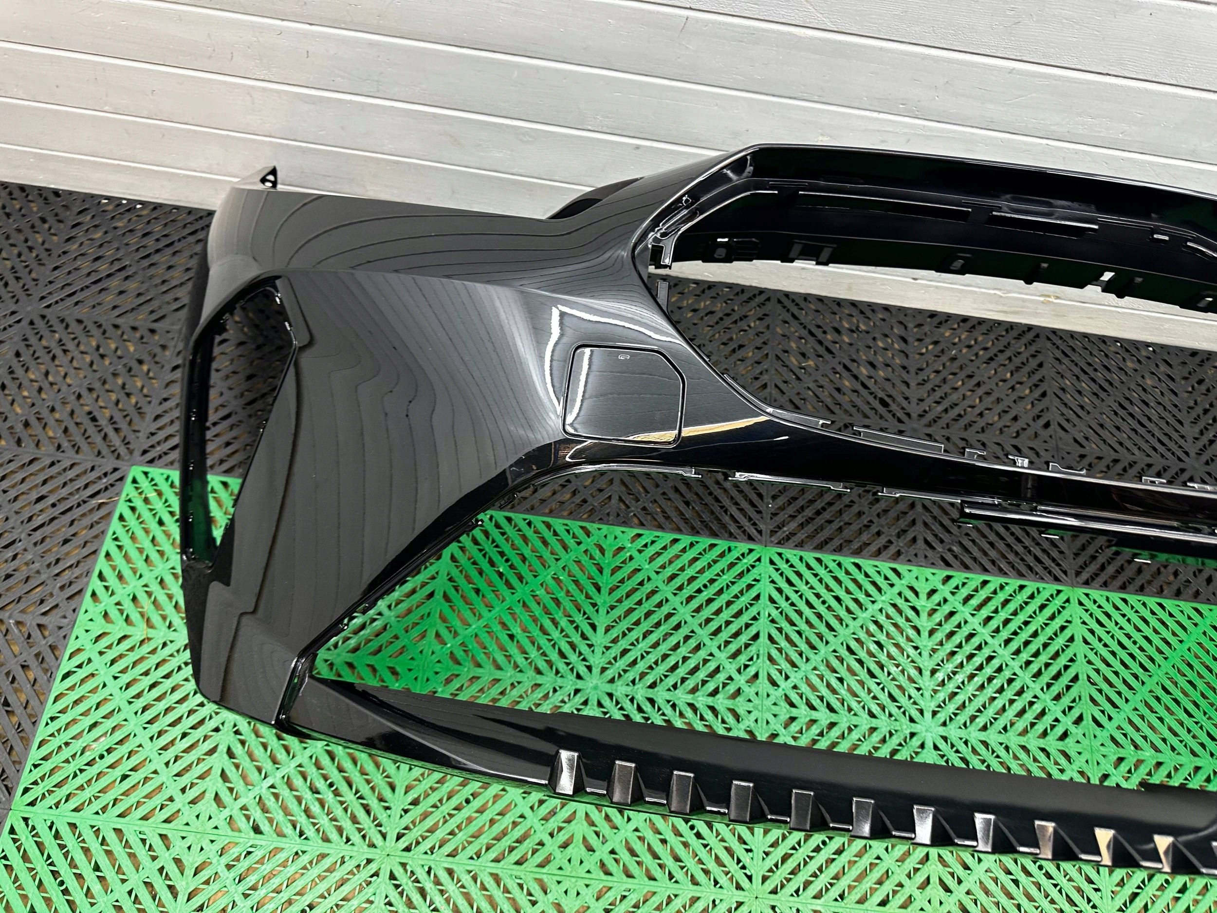 front bumper front BMW 1 F70 colour 475