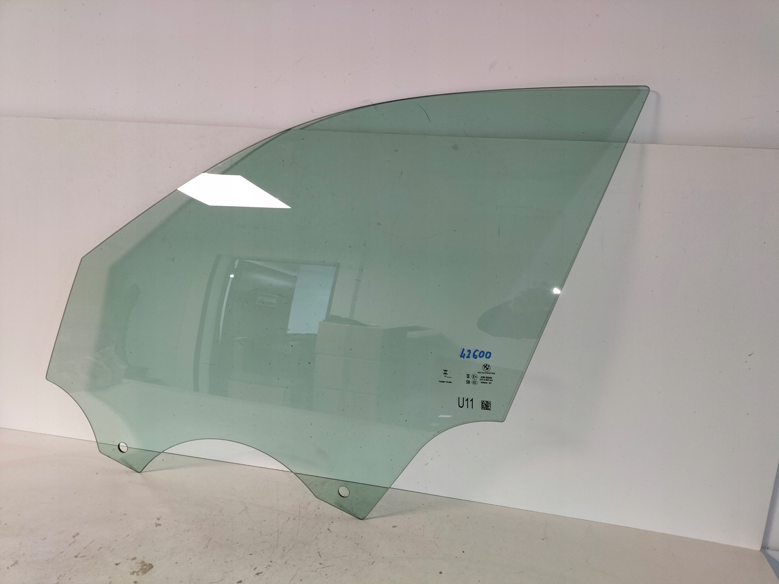 window side door front left BMW X1 U11 22- AGC AUTOMOTIVE