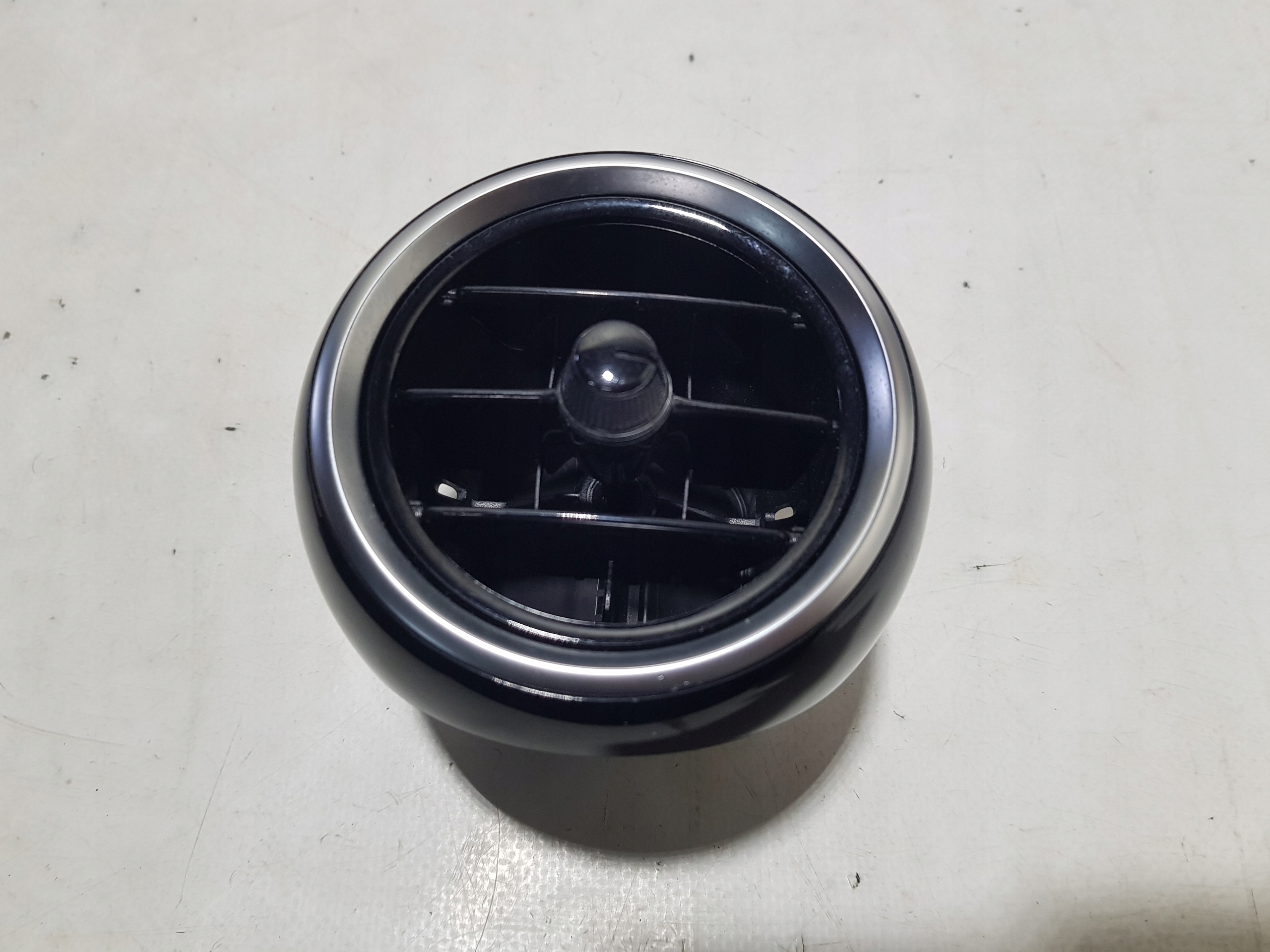 MERCEDES W205 grid air conditioning devices left 2058303604