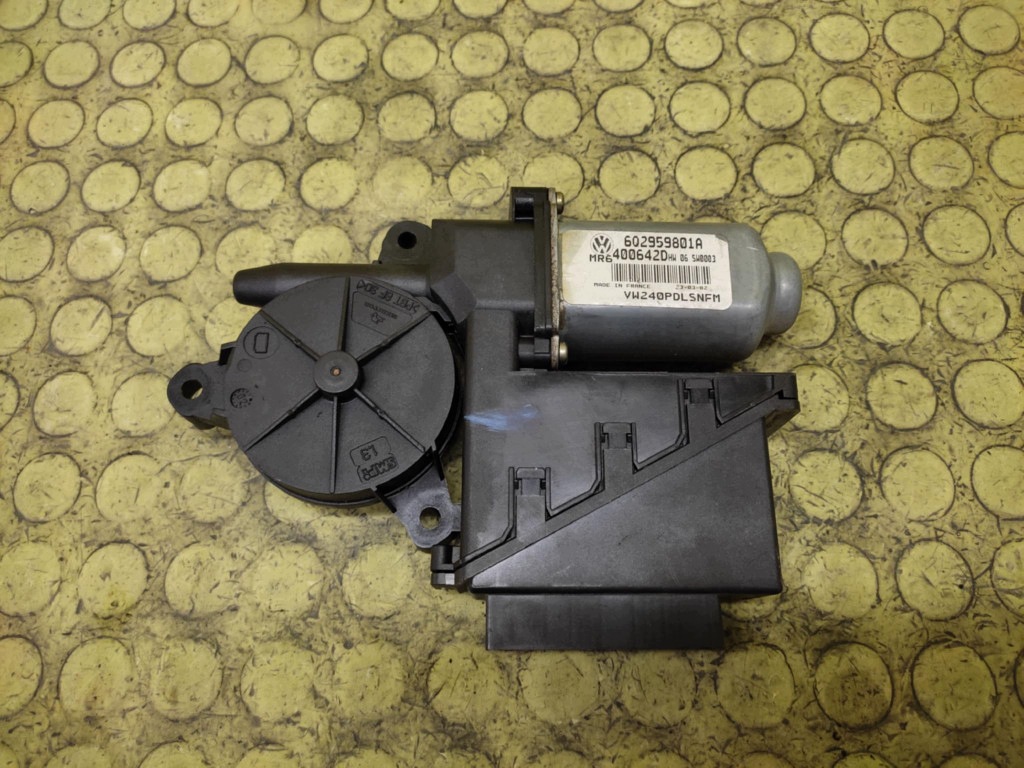 VW POLO IV mini motor windows right front 6Q2959801A