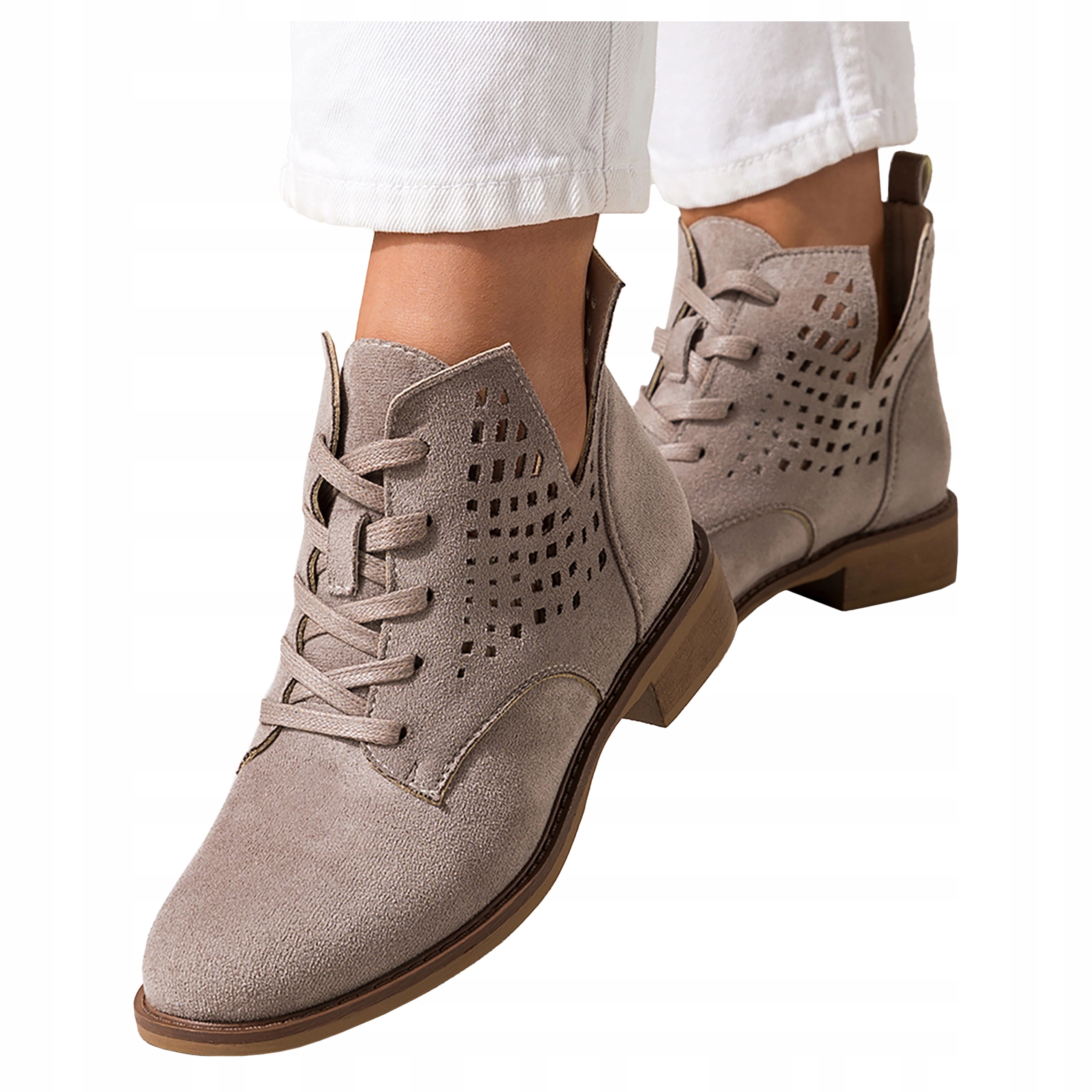 Ažurové dámské kotníkové boty Šedé jarní šněrovací boty s výřezy, velikost 36