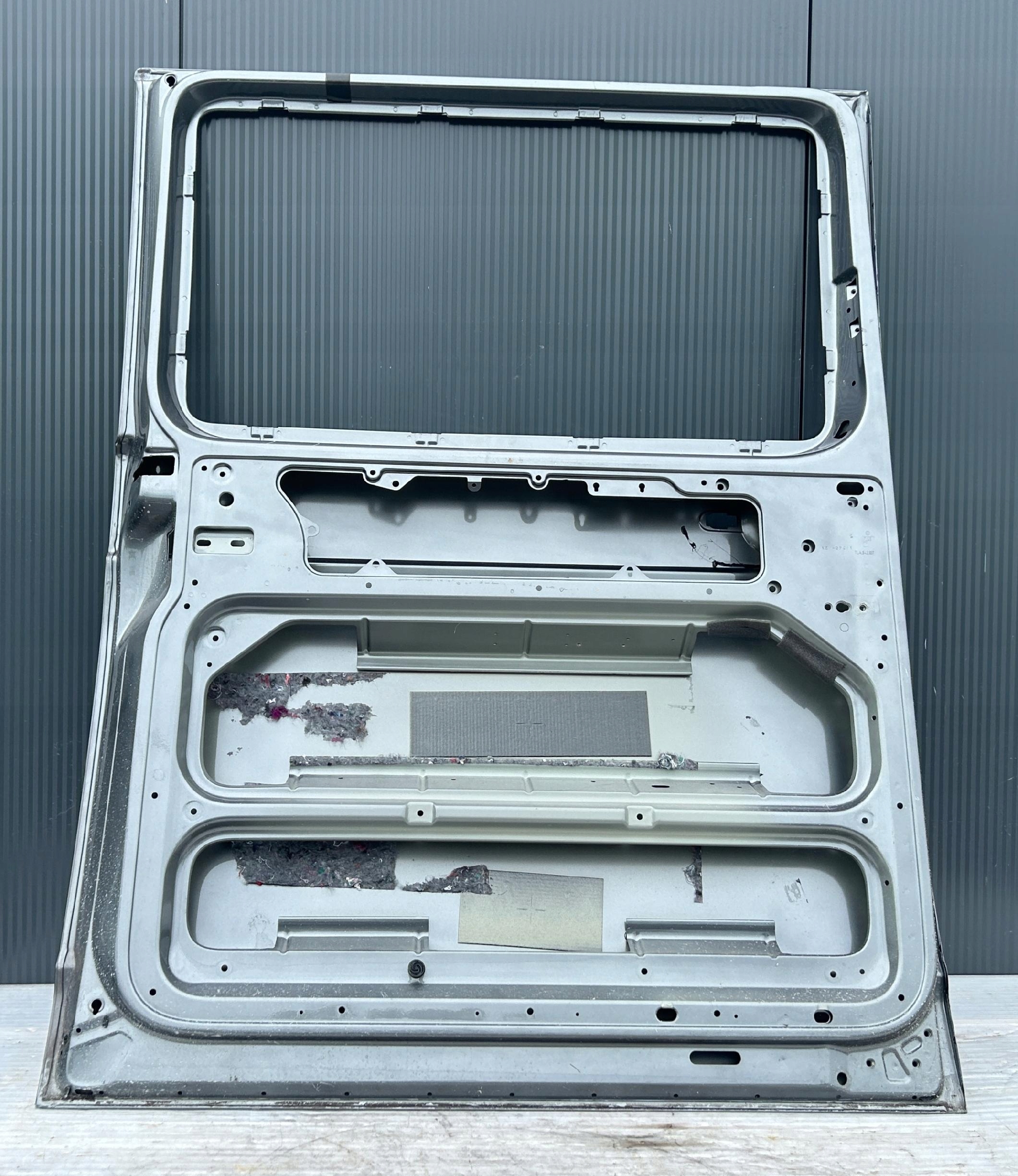 Tür links heck seitlich PRZESUWNE VW T6 LIFT T6.1