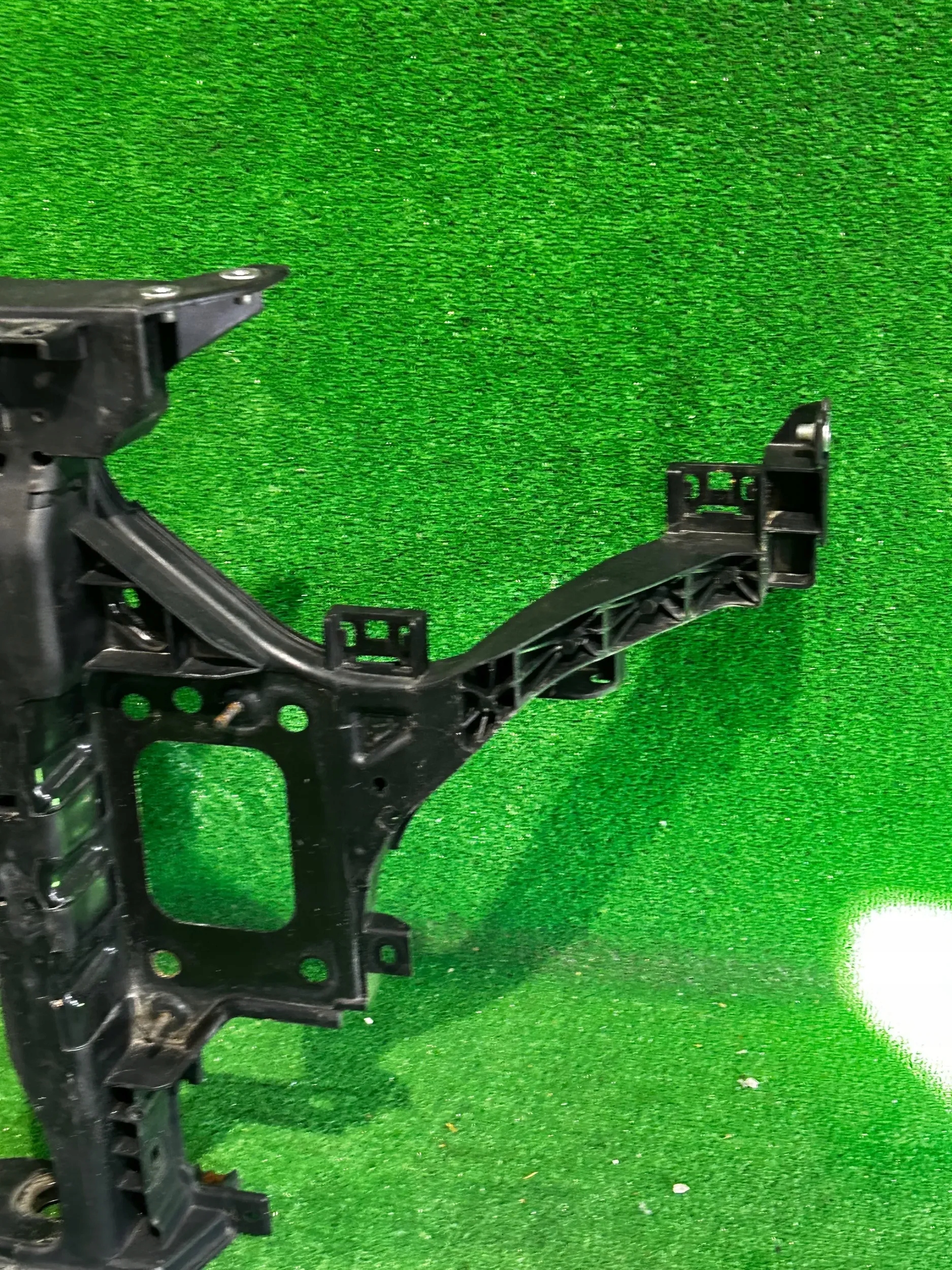 support panel for radiators KIA X-CEED 64102J7500 NR.694