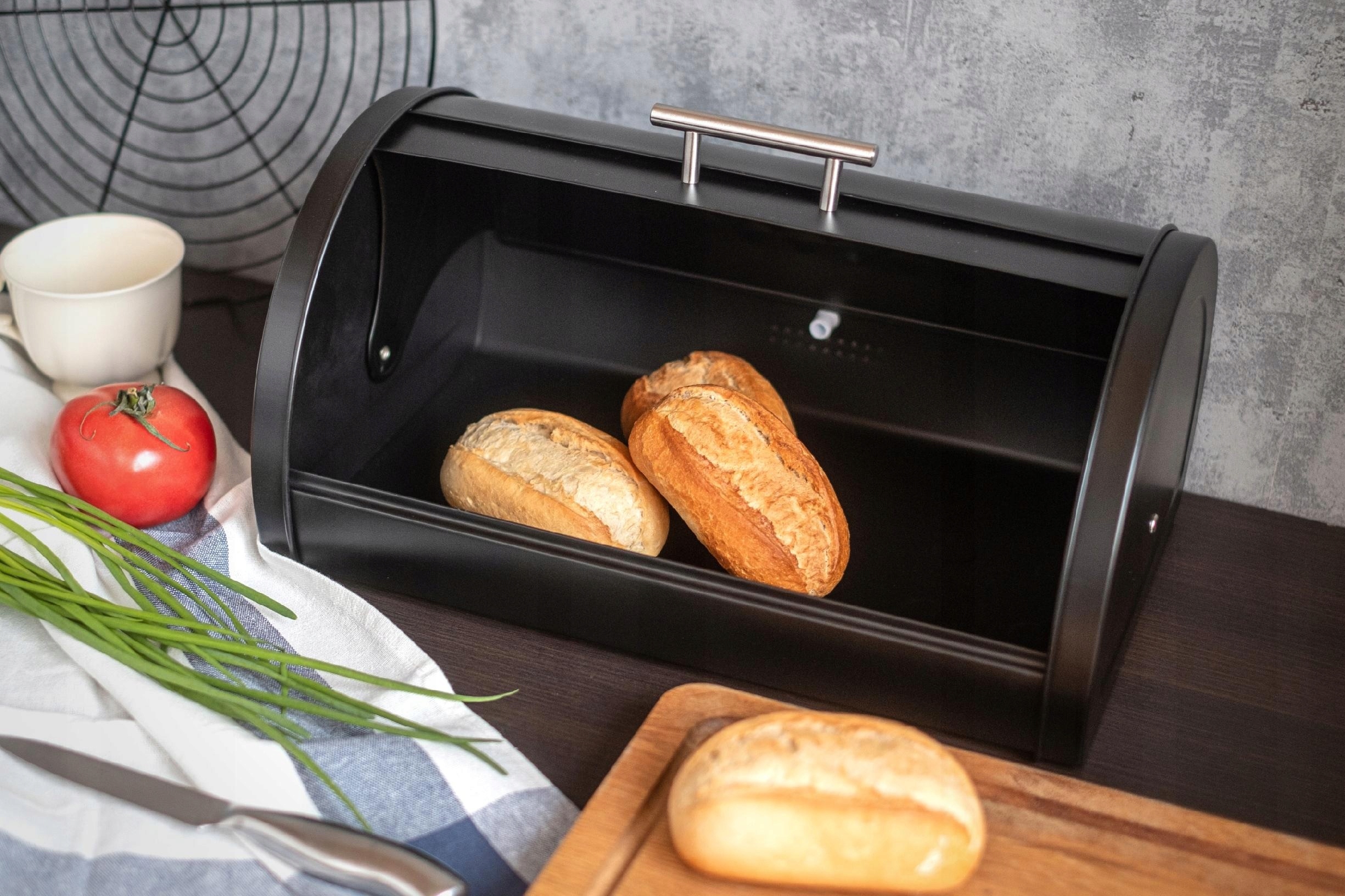 CHLEBAK METALOWY POJEMNIK NA PIECZYWO CZARNY Marka Brunbeste